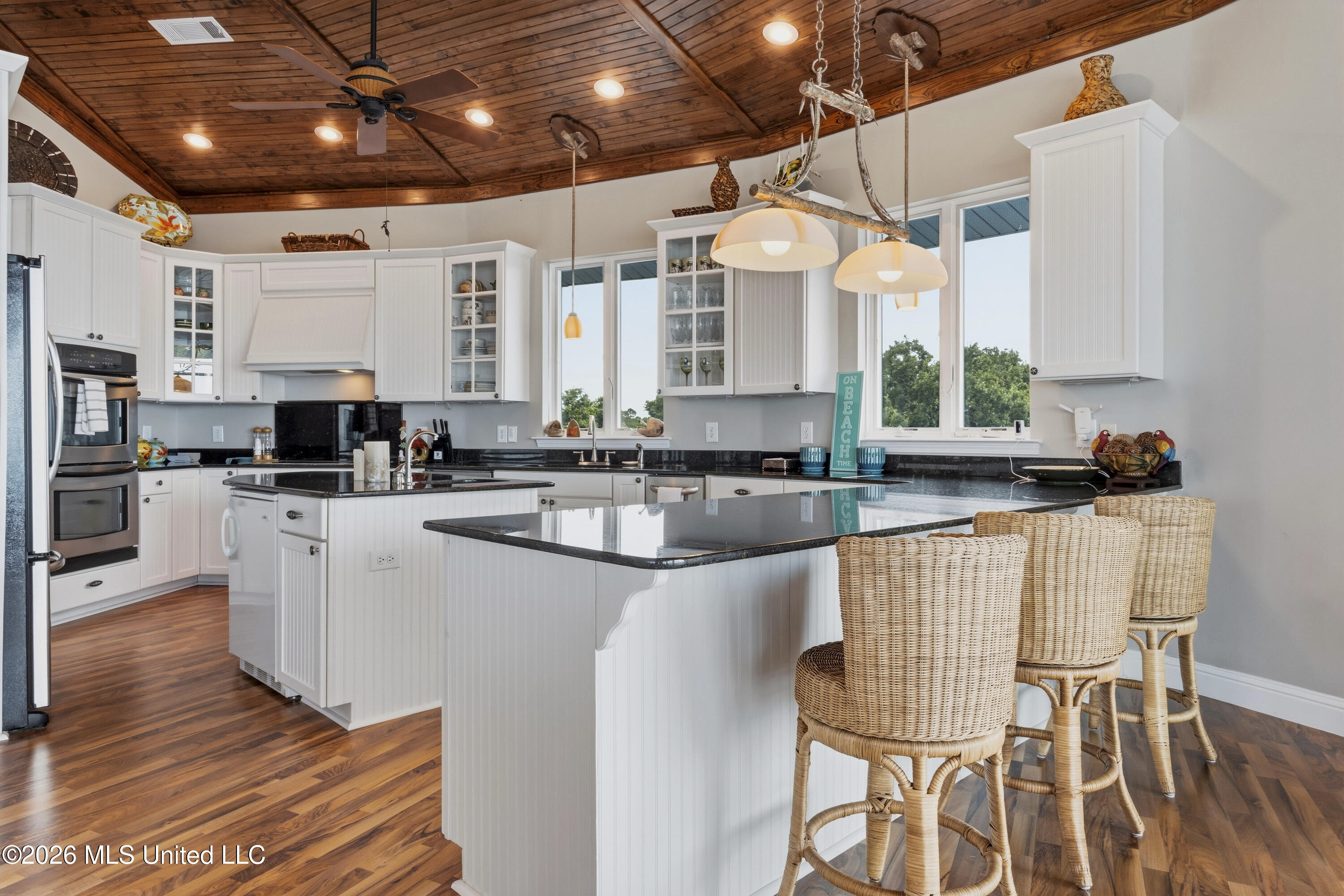 6017 W Belle Fontaine Drive