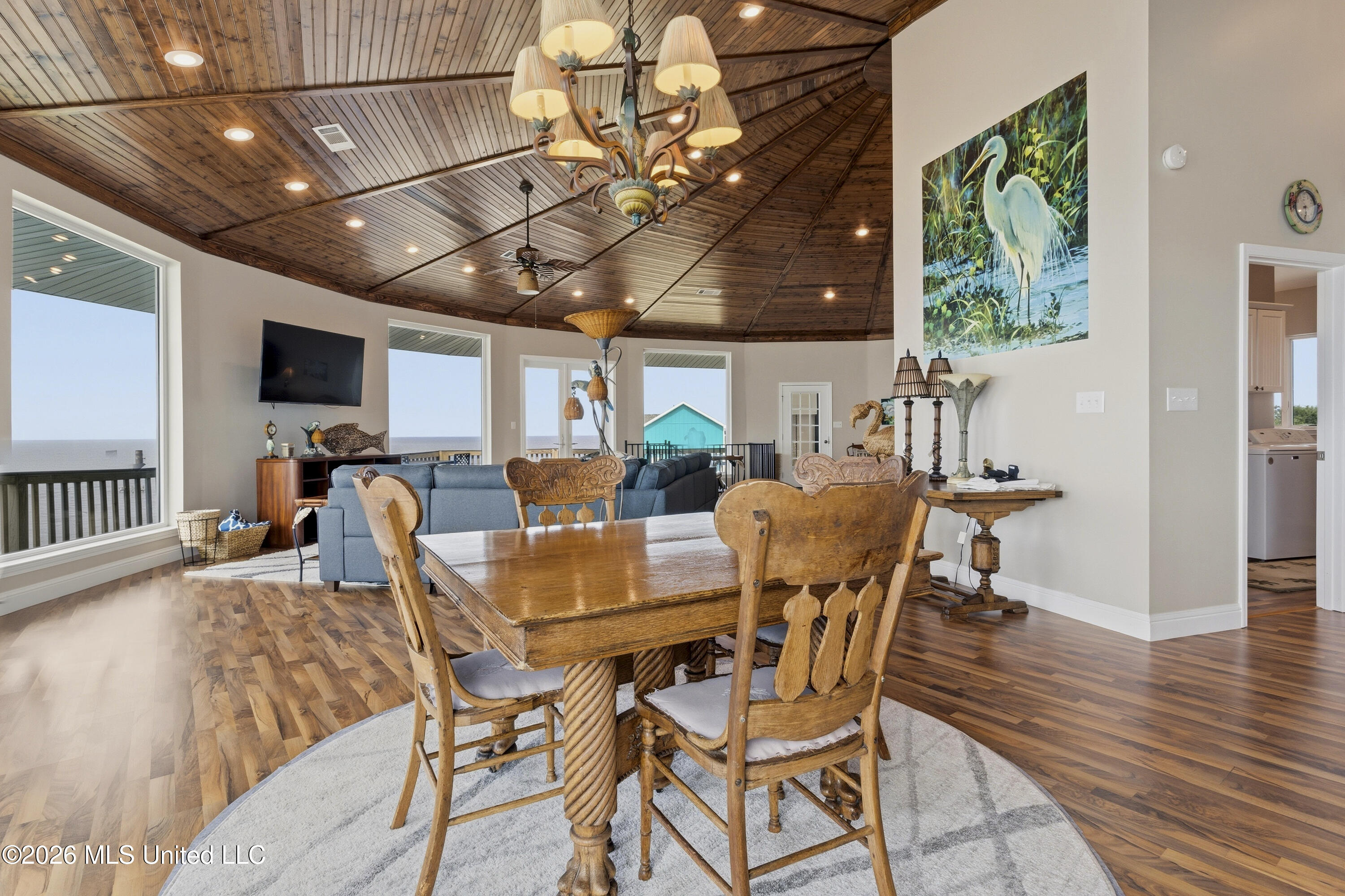 6017 W Belle Fontaine Drive