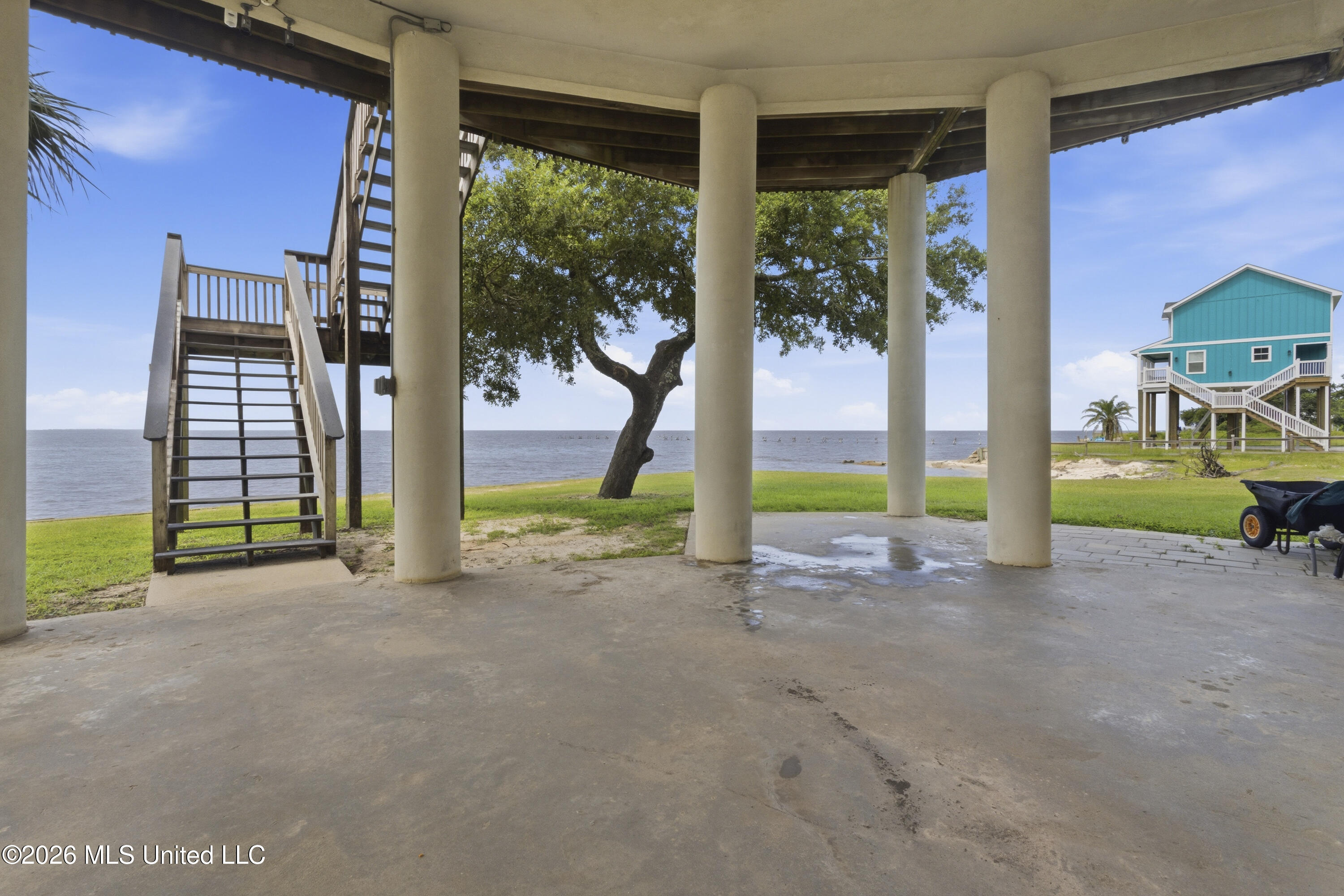 6017 W Belle Fontaine Drive
