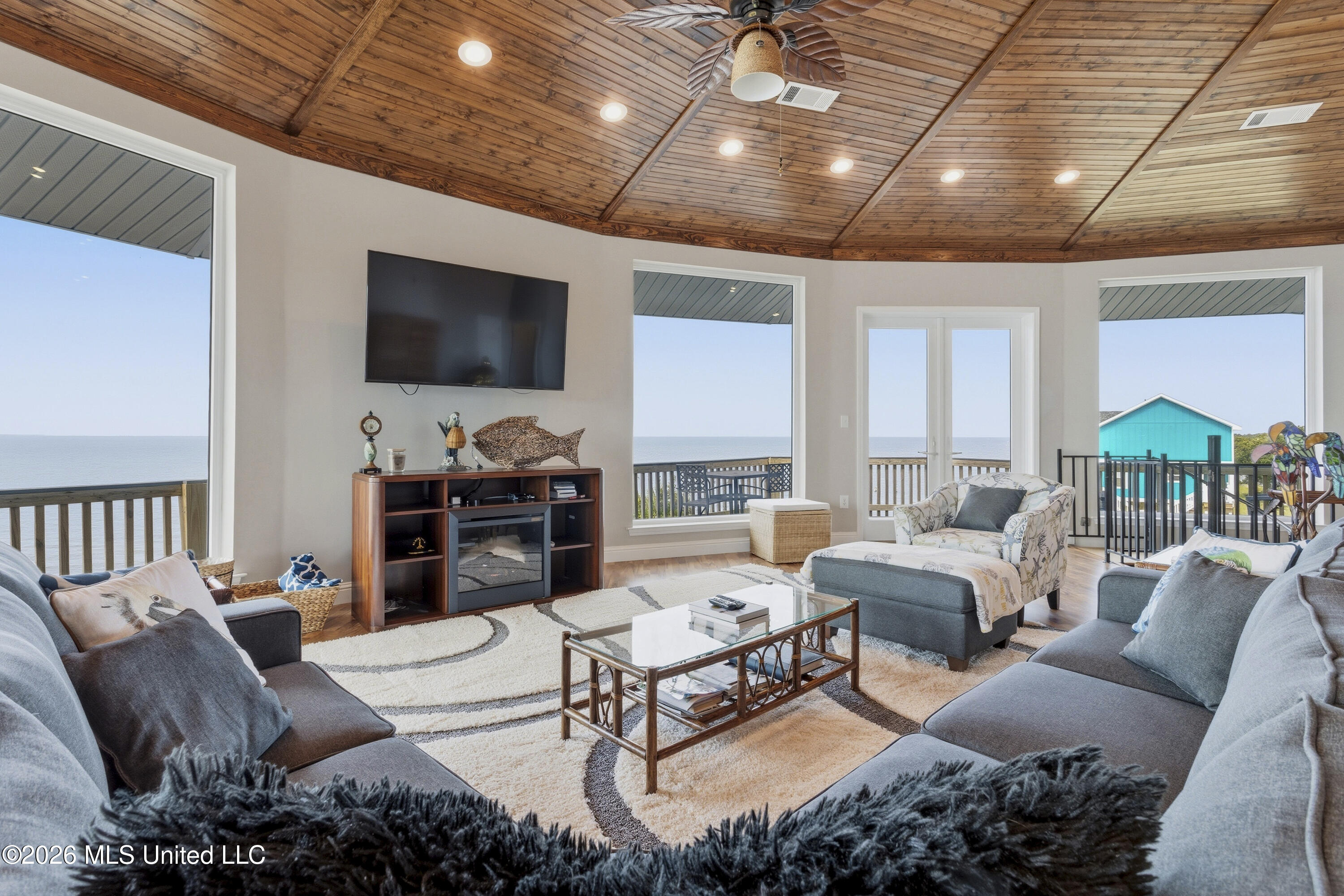 6017 W Belle Fontaine Drive