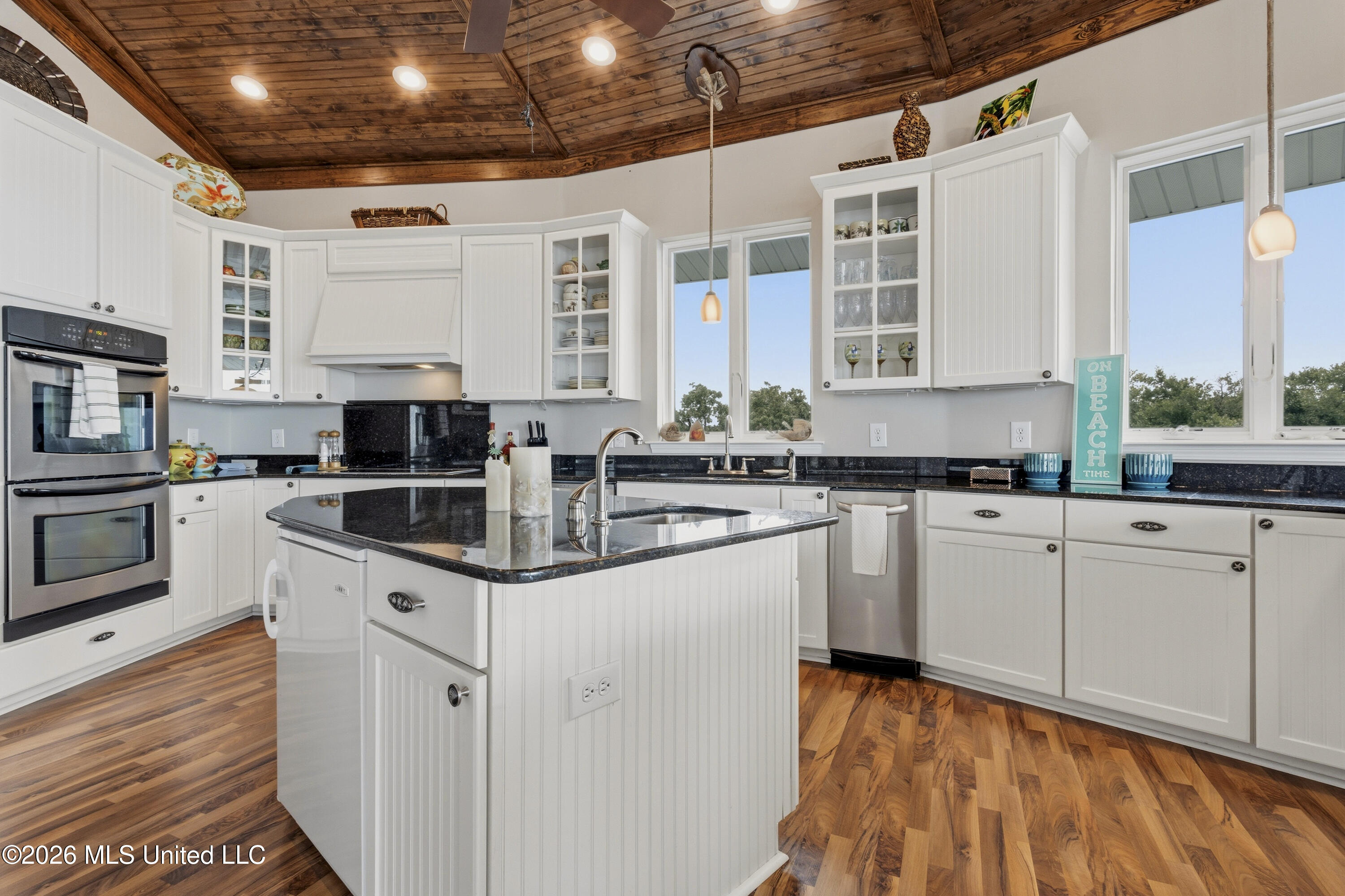 6017 W Belle Fontaine Drive