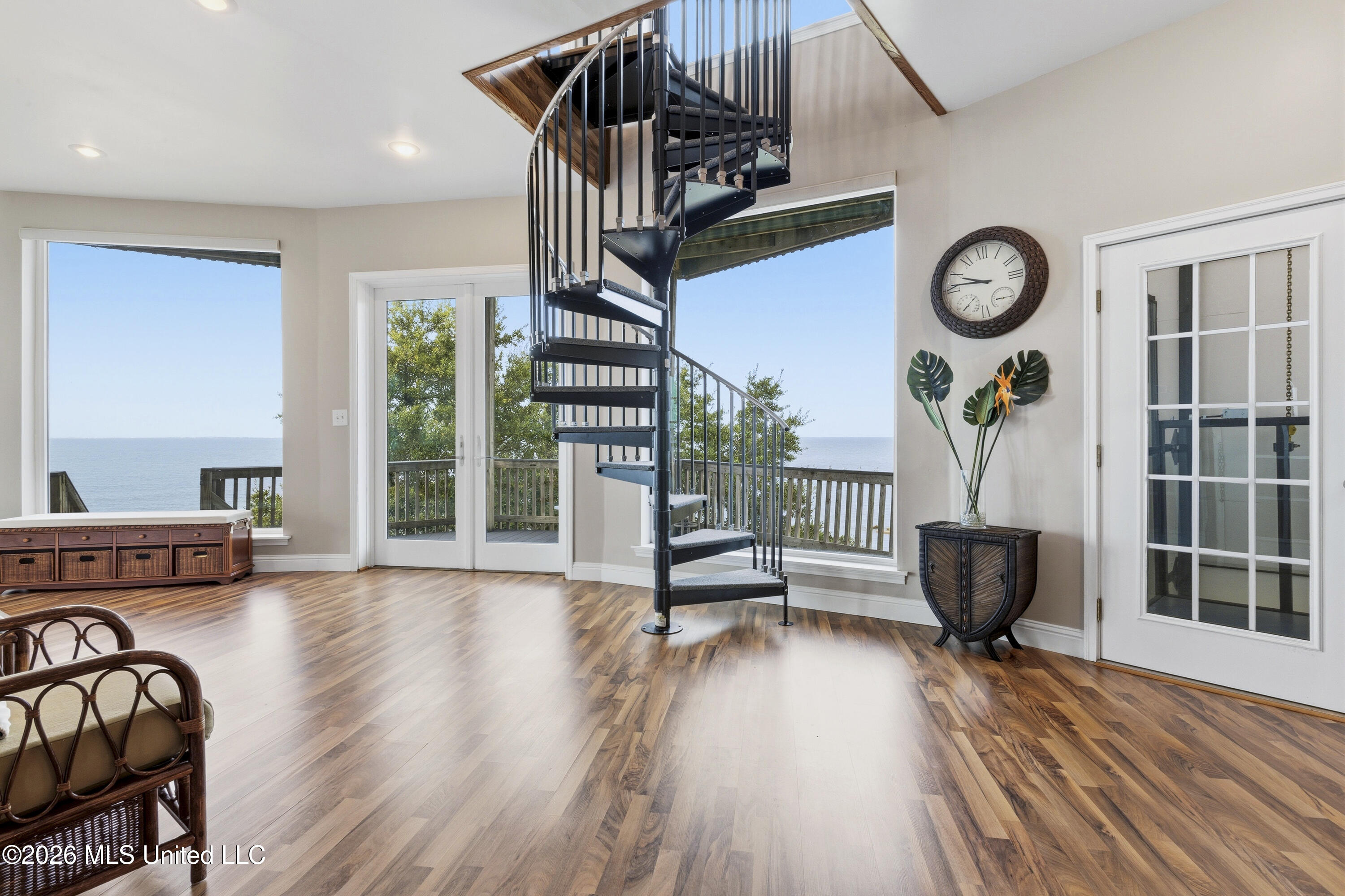 6017 W Belle Fontaine Drive