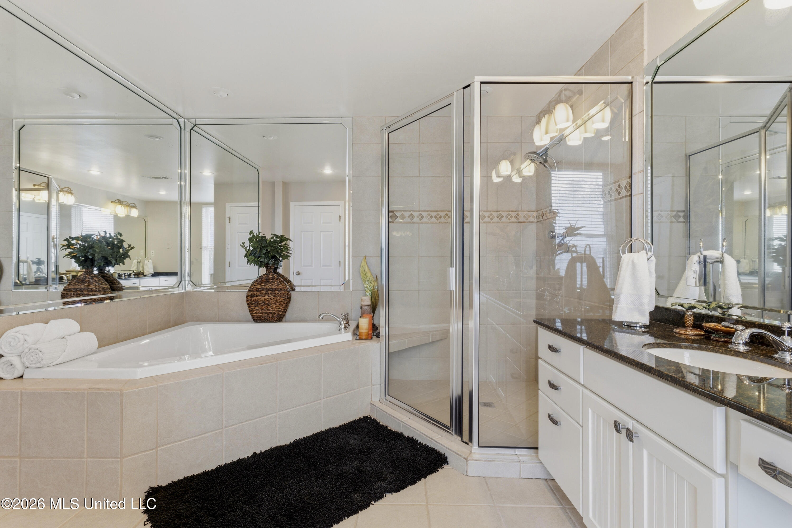 6017 W Belle Fontaine Drive