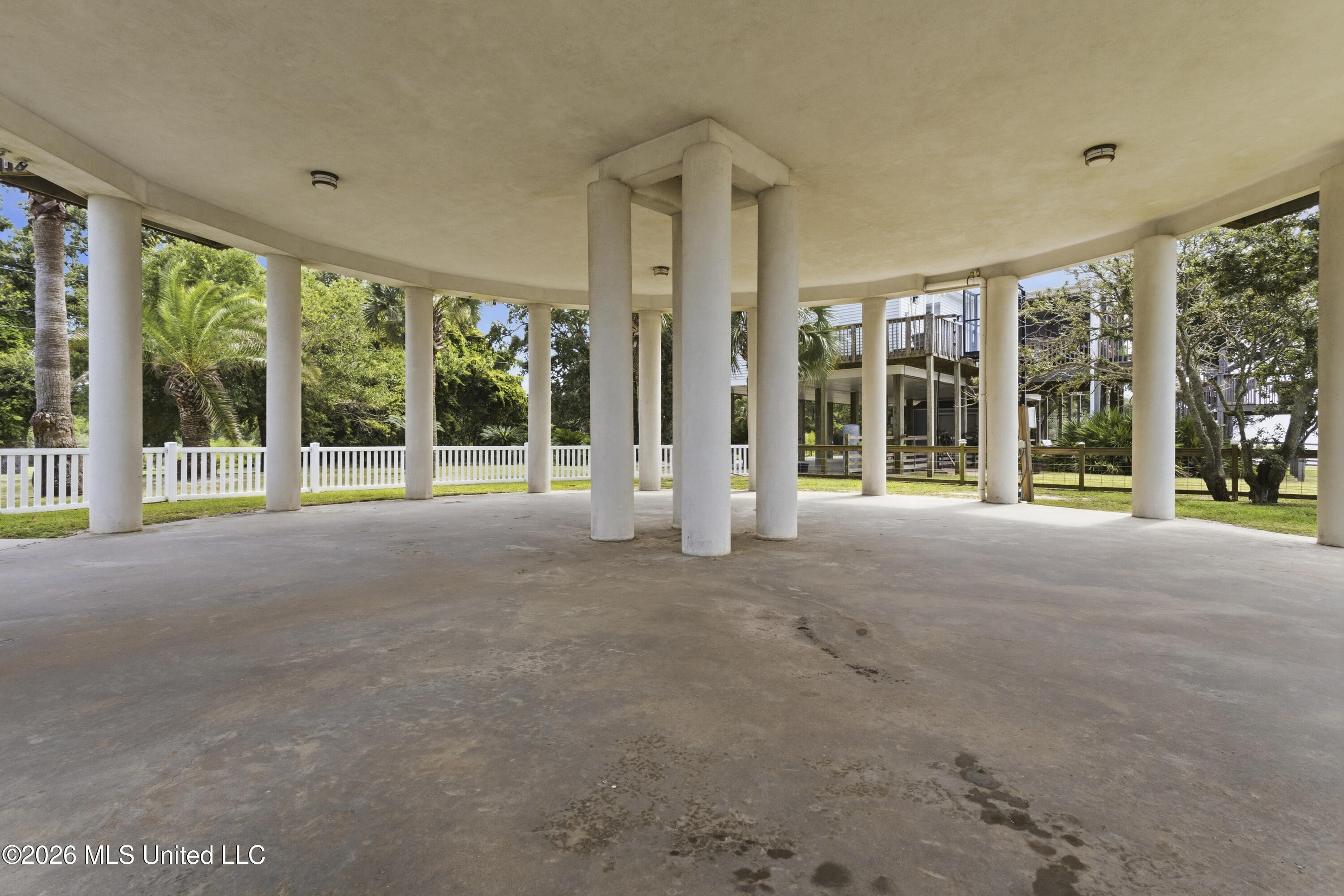 6017 W Belle Fontaine Drive
