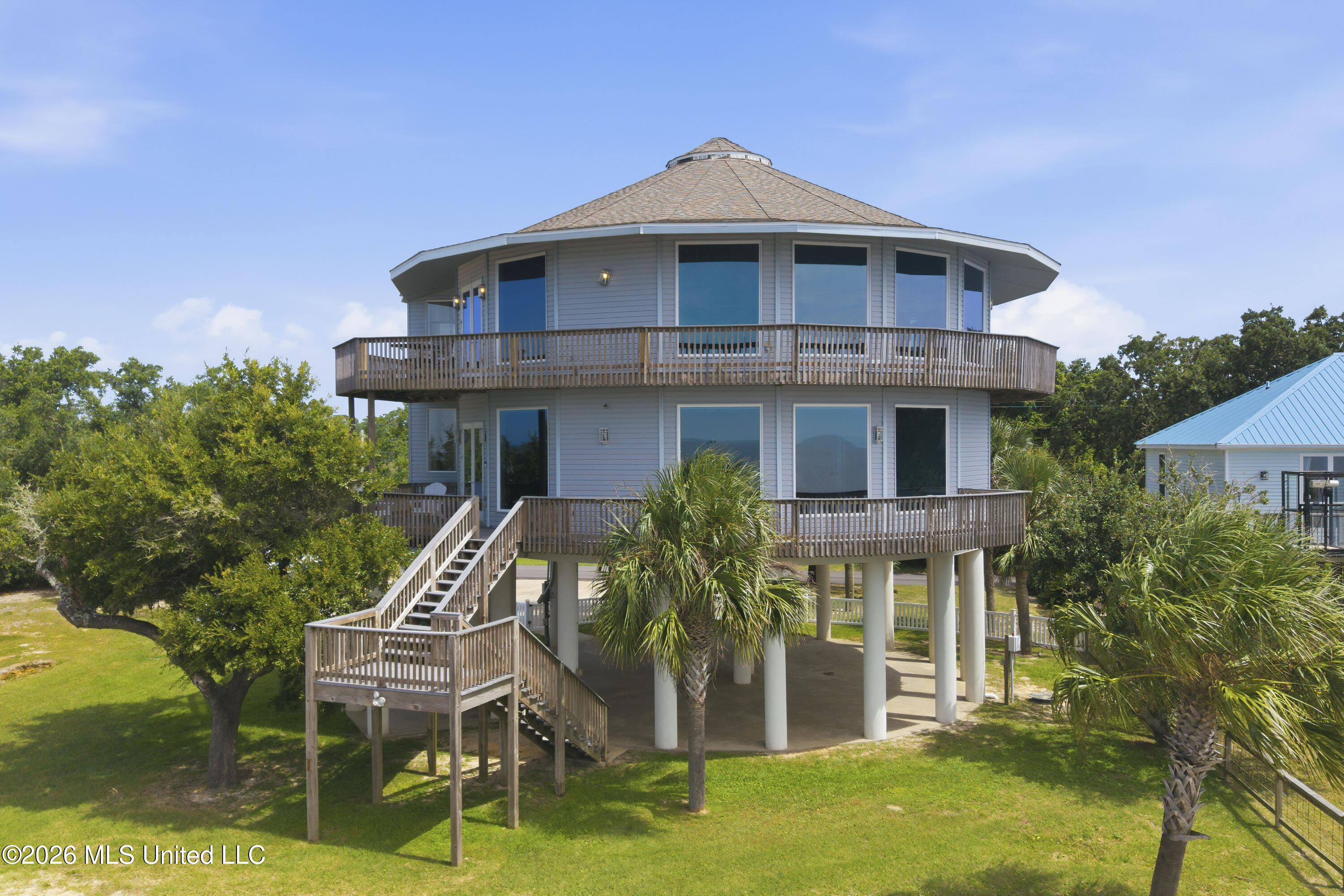 6017 W Belle Fontaine Drive