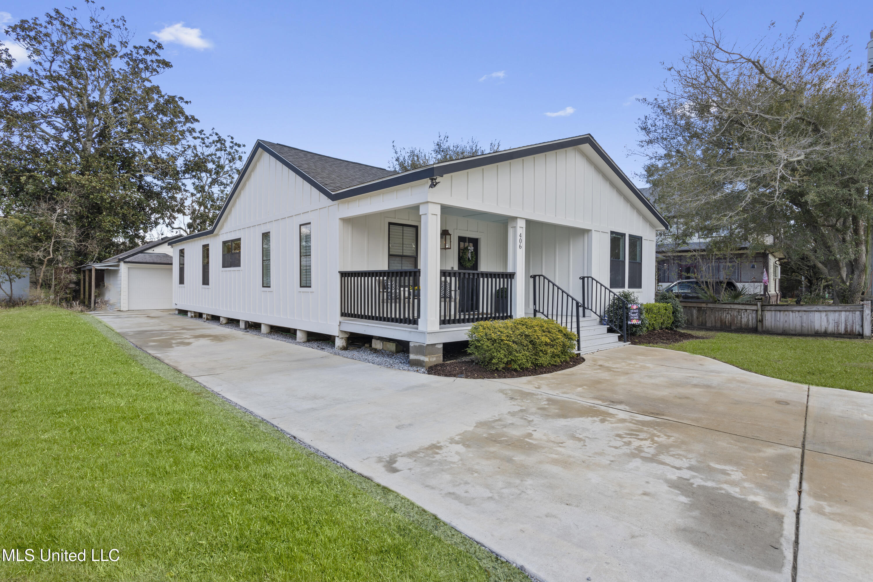406 Russell Avenue
