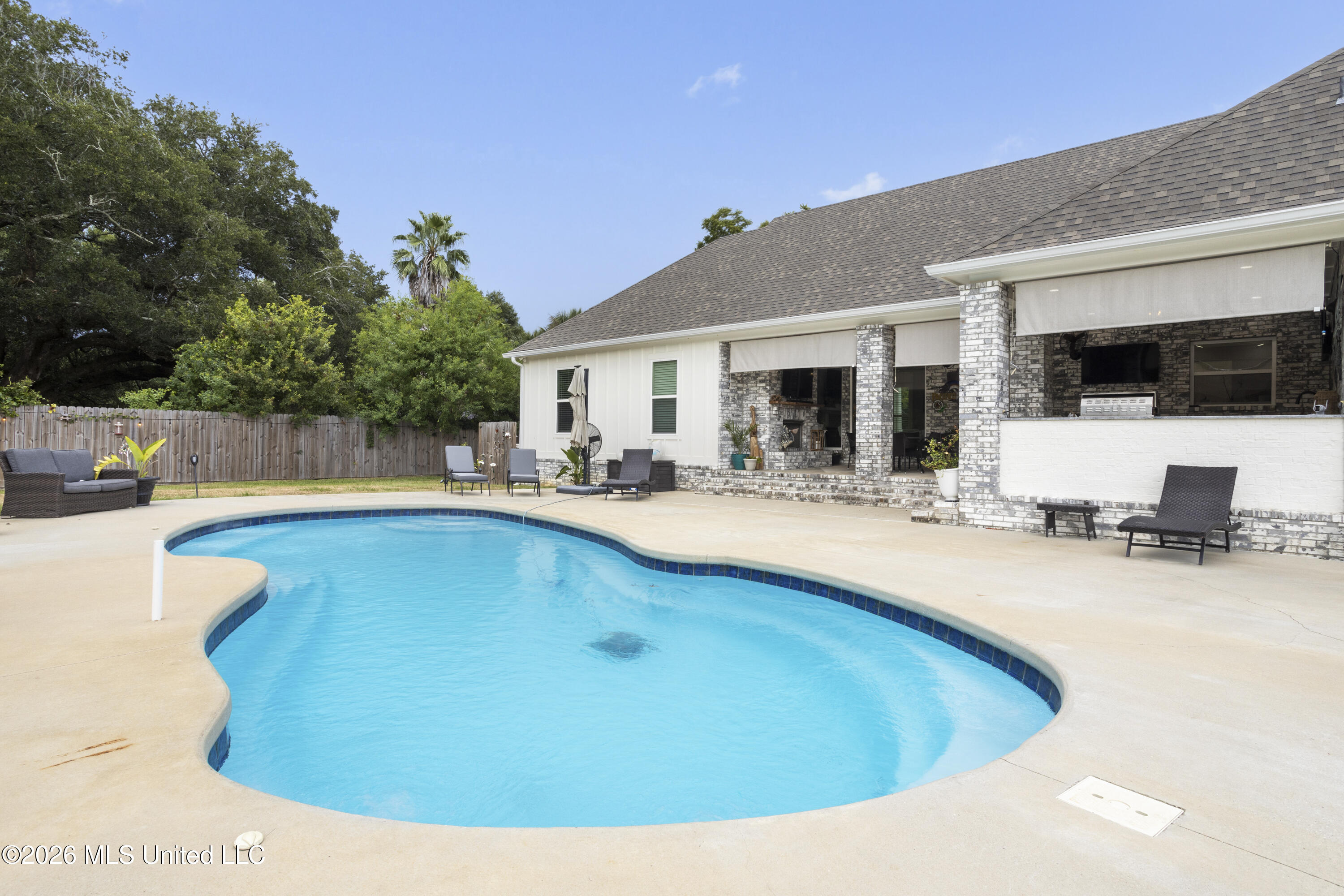 1739 Noble Road