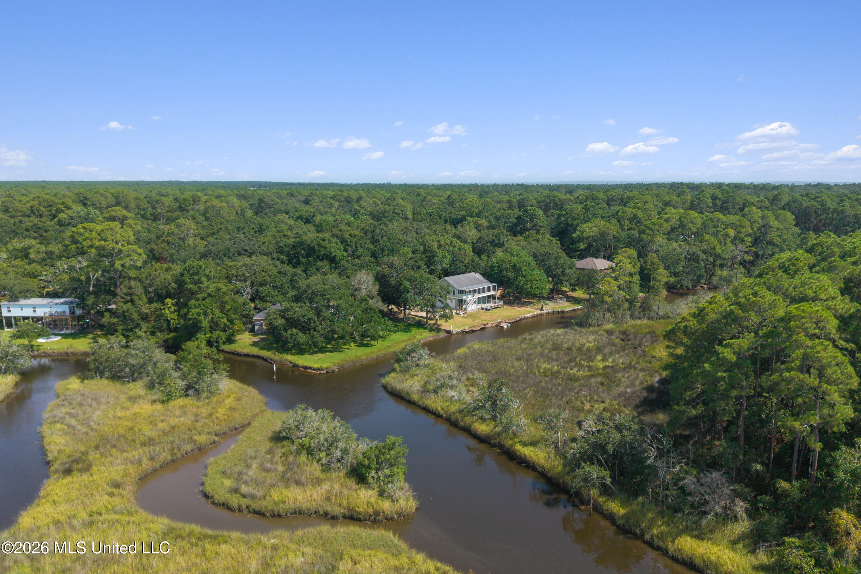 2119 E Simmons Bayou Drive