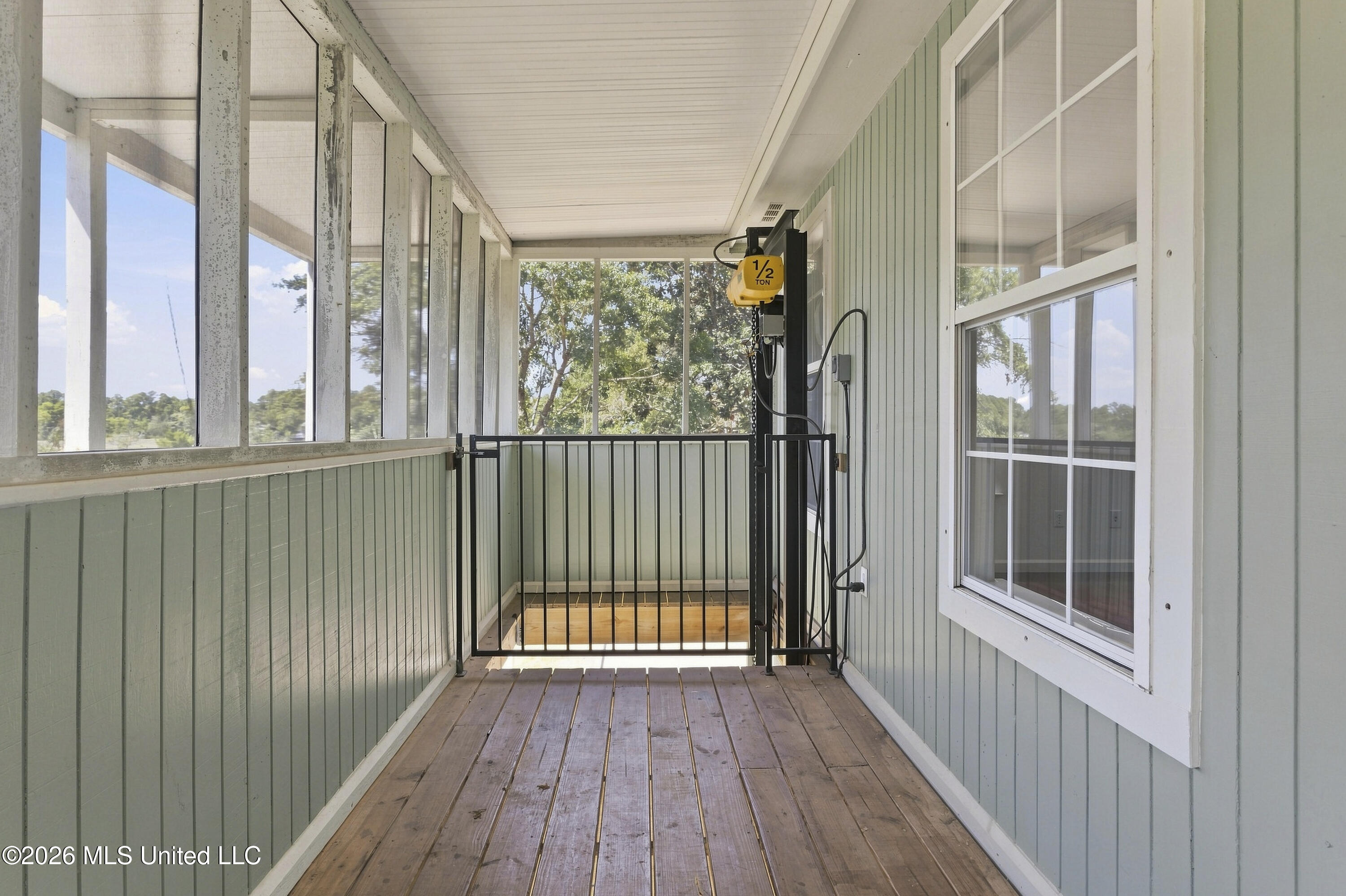 2119 E Simmons Bayou Drive