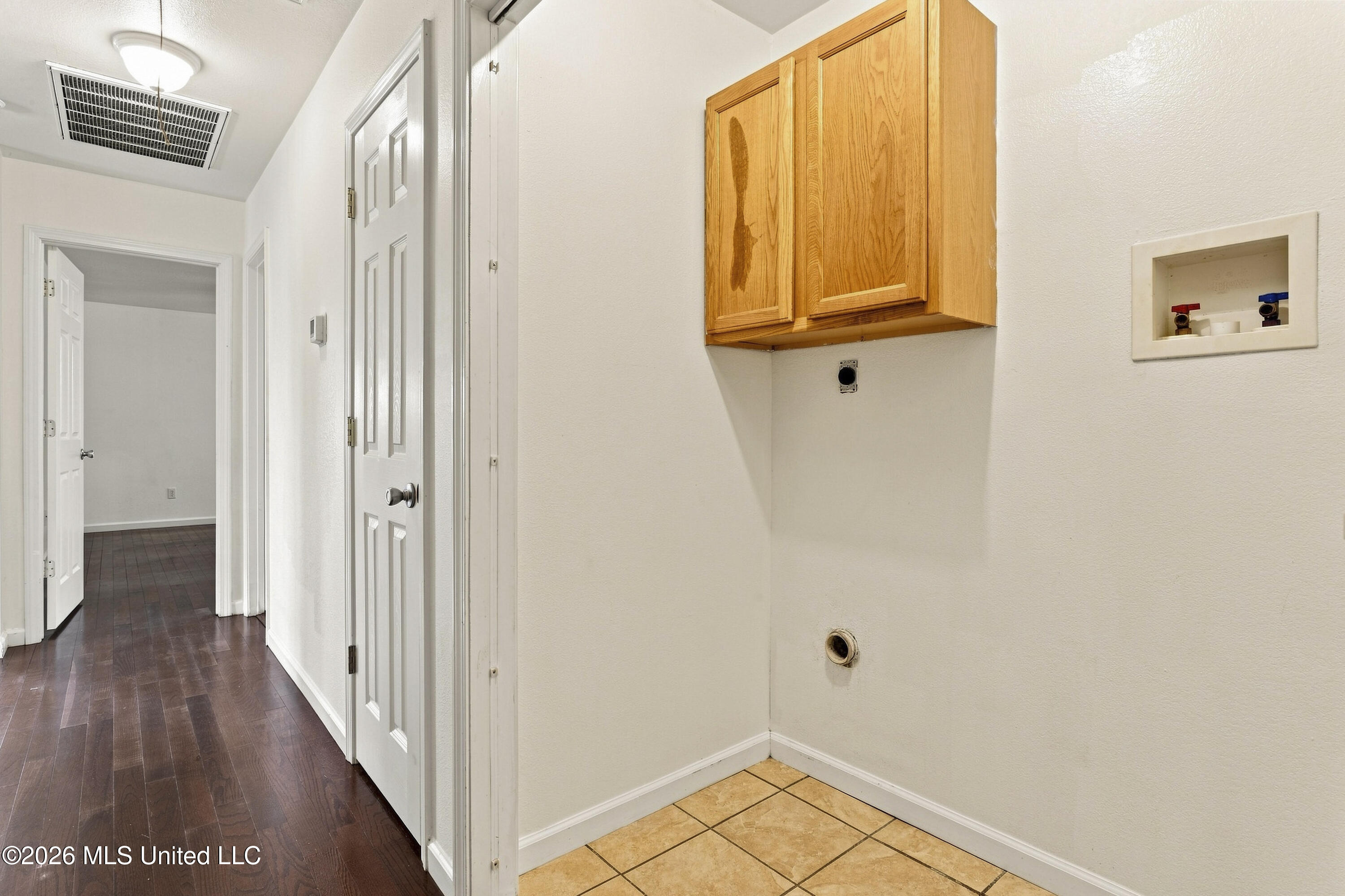 2119 E Simmons Bayou Drive