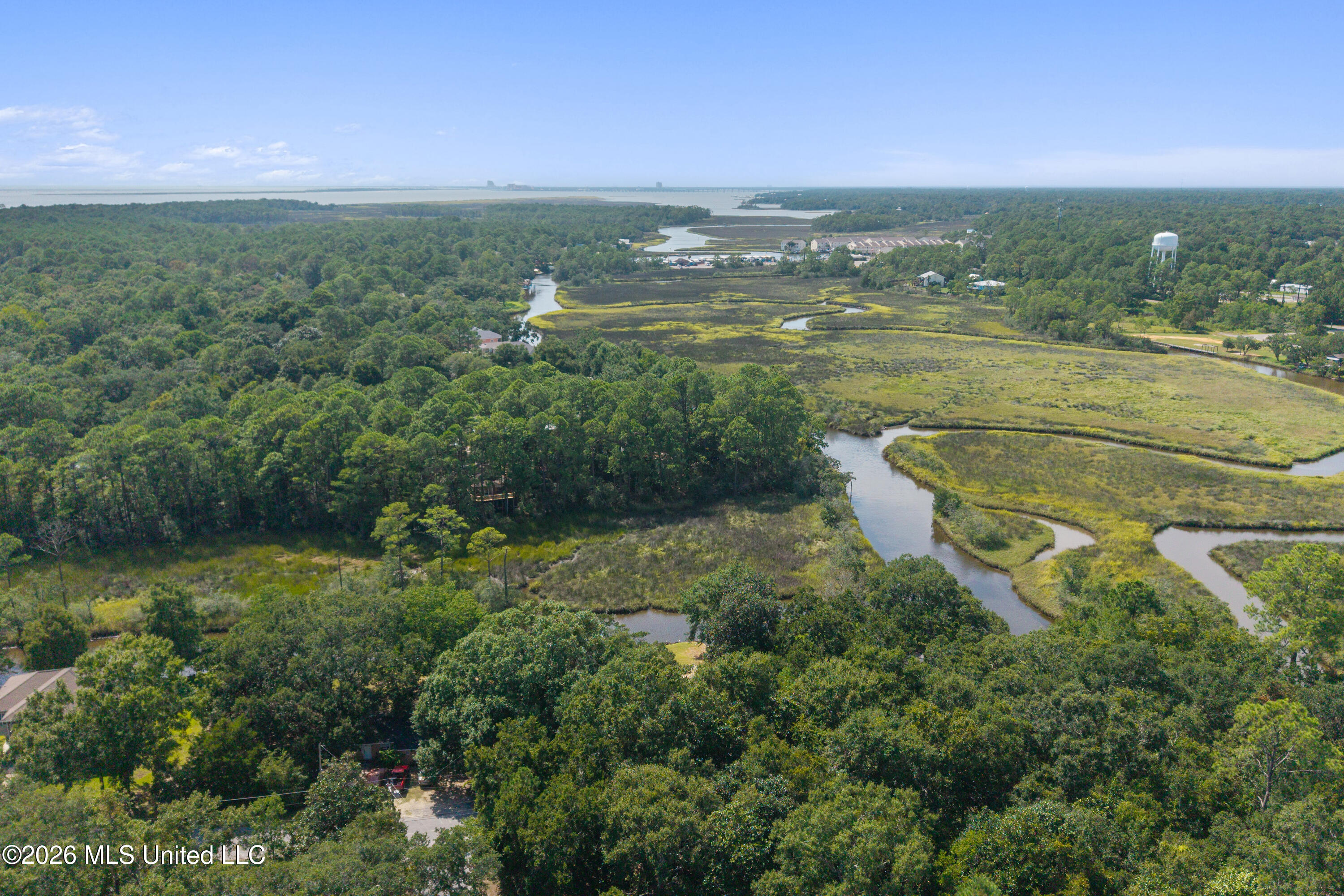 2119 E Simmons Bayou Drive
