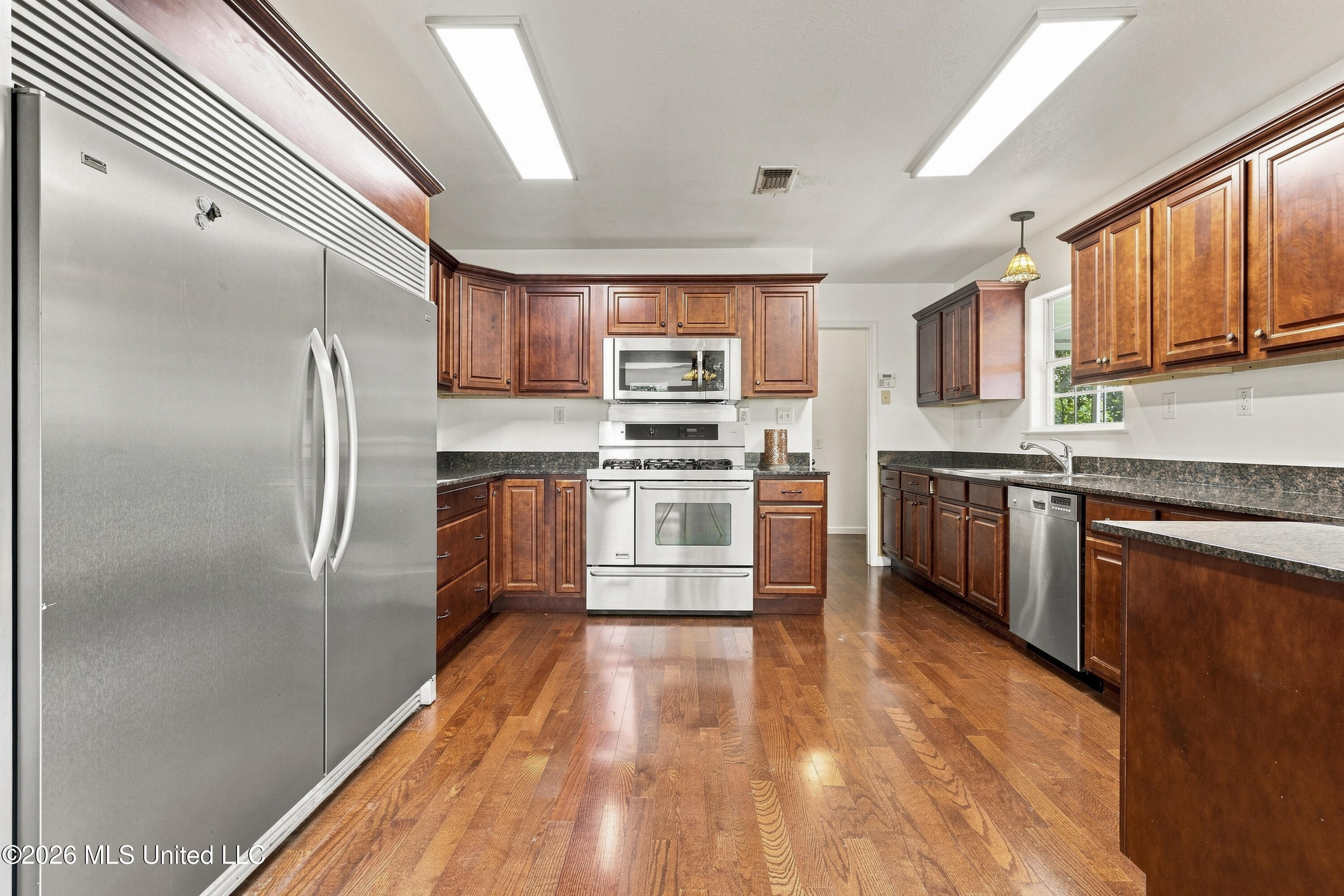 2119 E Simmons Bayou Drive