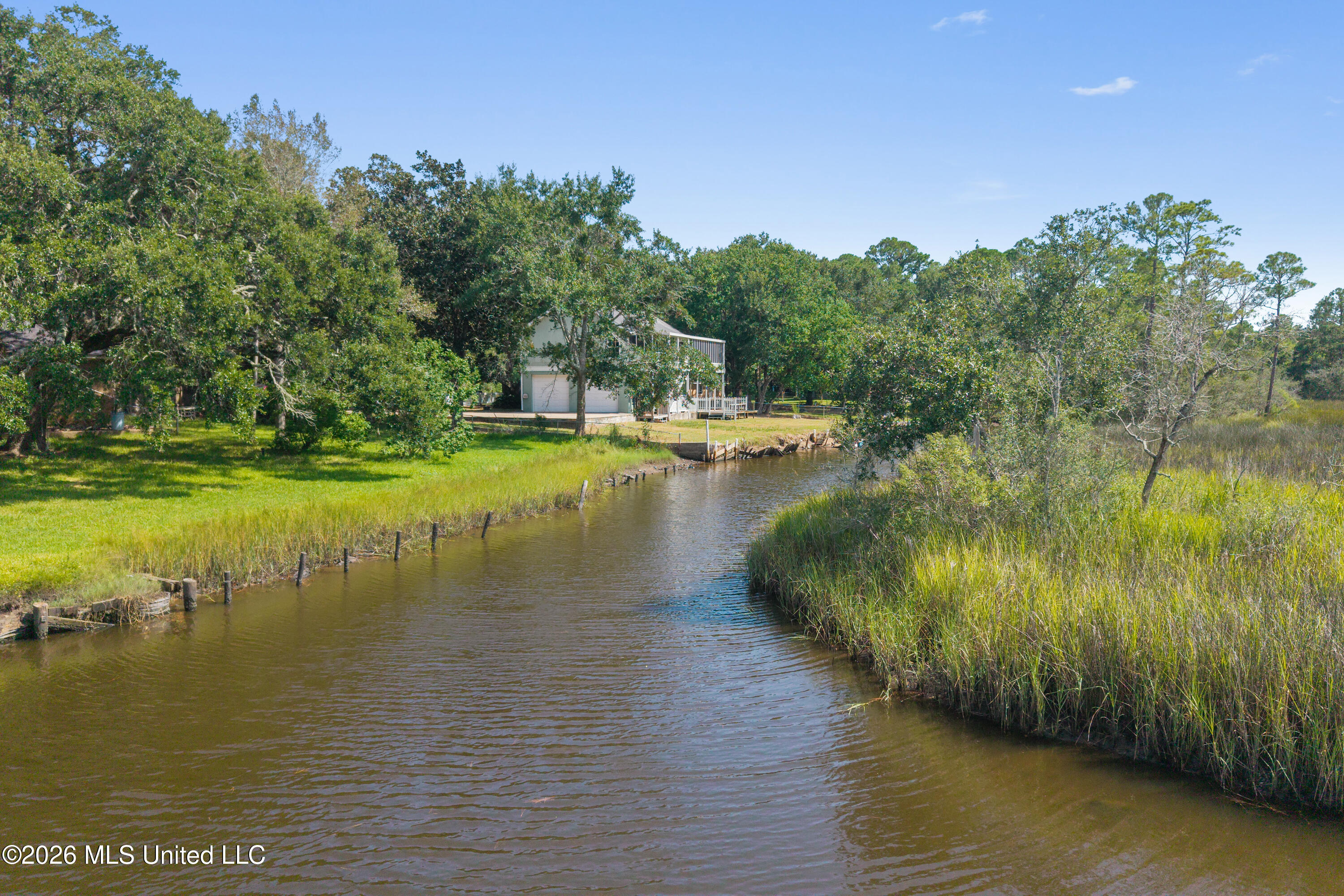 2119 E Simmons Bayou Drive