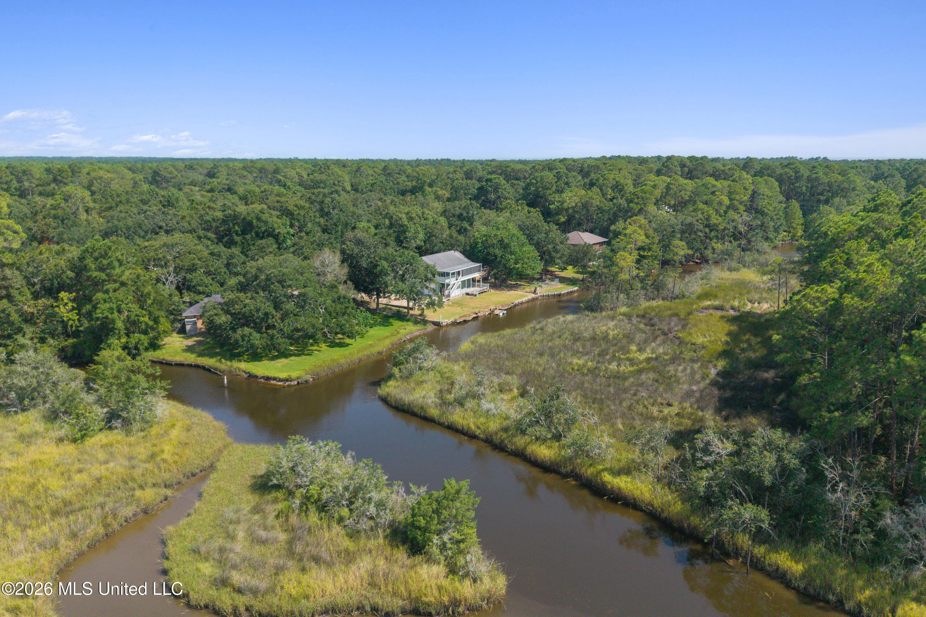 2119 E Simmons Bayou Drive