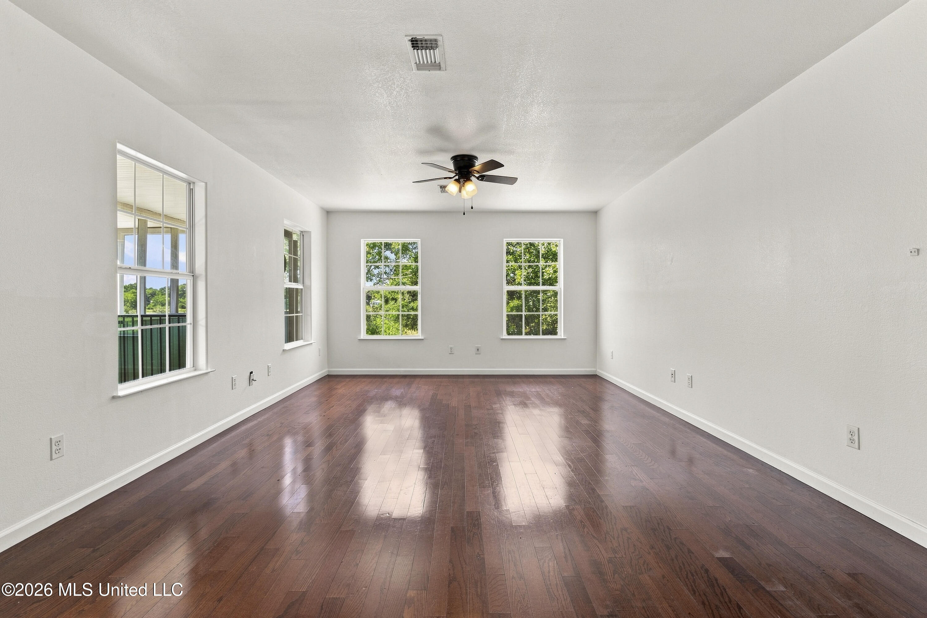 2119 E Simmons Bayou Drive