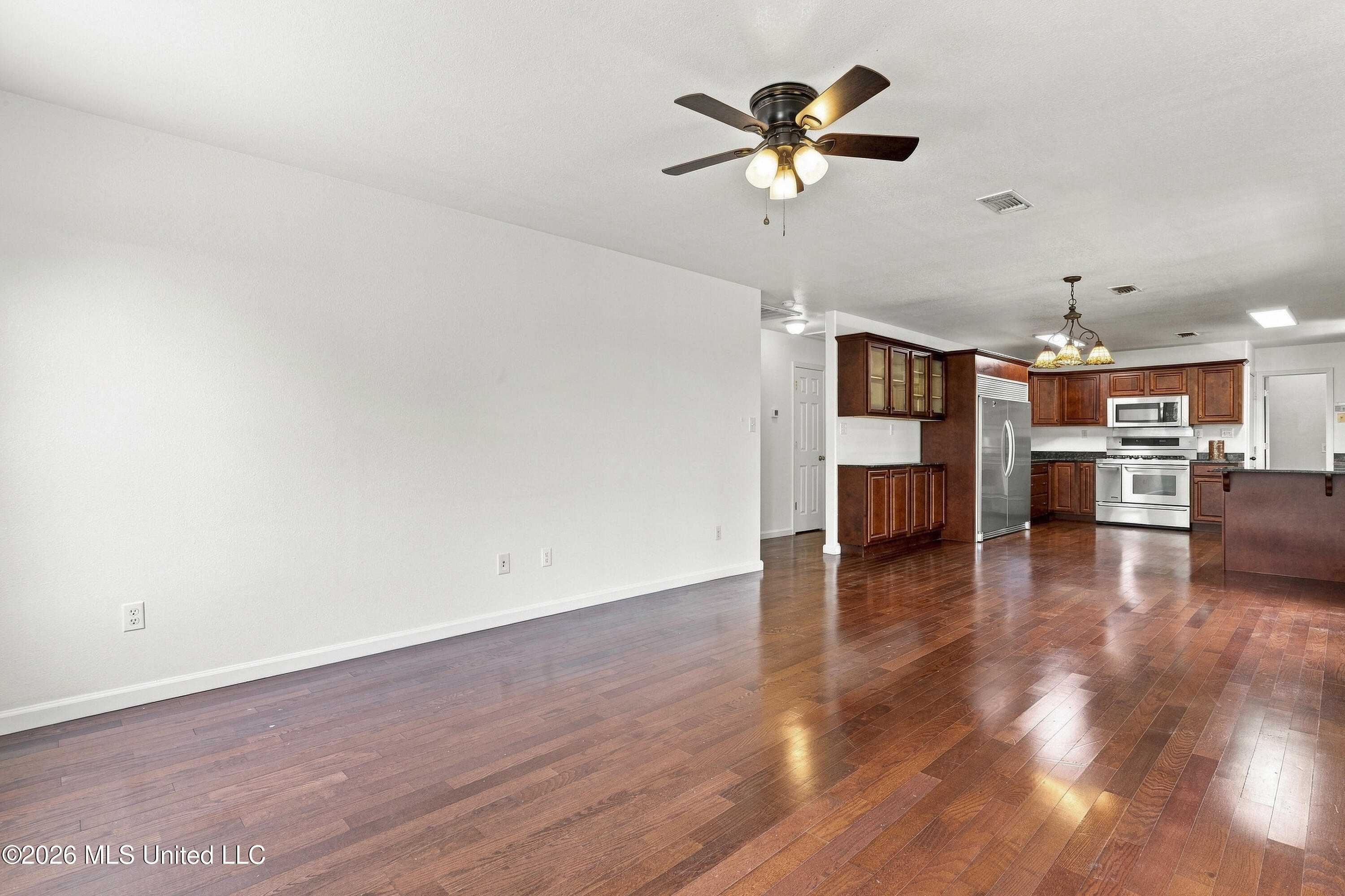 2119 E Simmons Bayou Drive