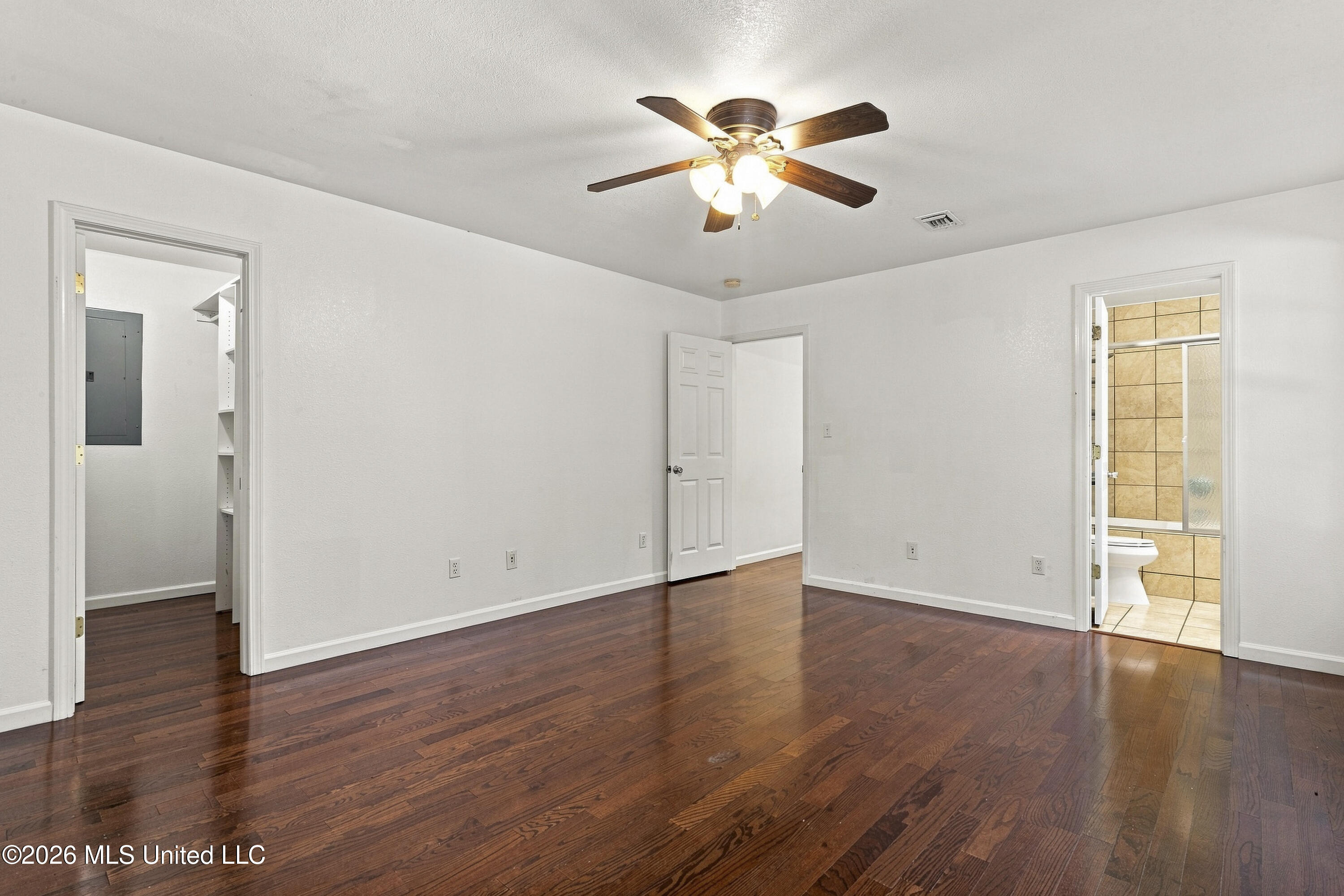 2119 E Simmons Bayou Drive