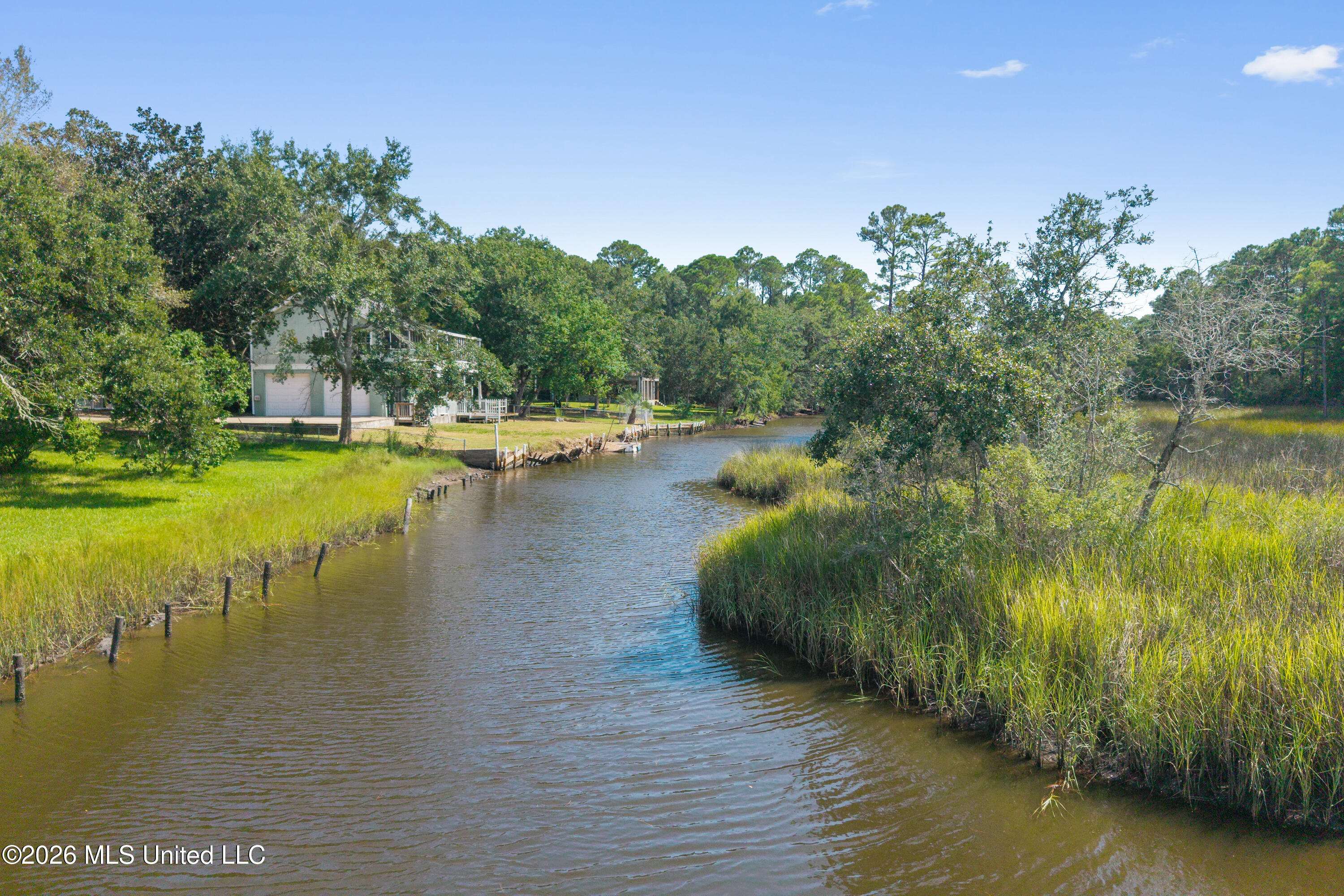 2119 E Simmons Bayou Drive