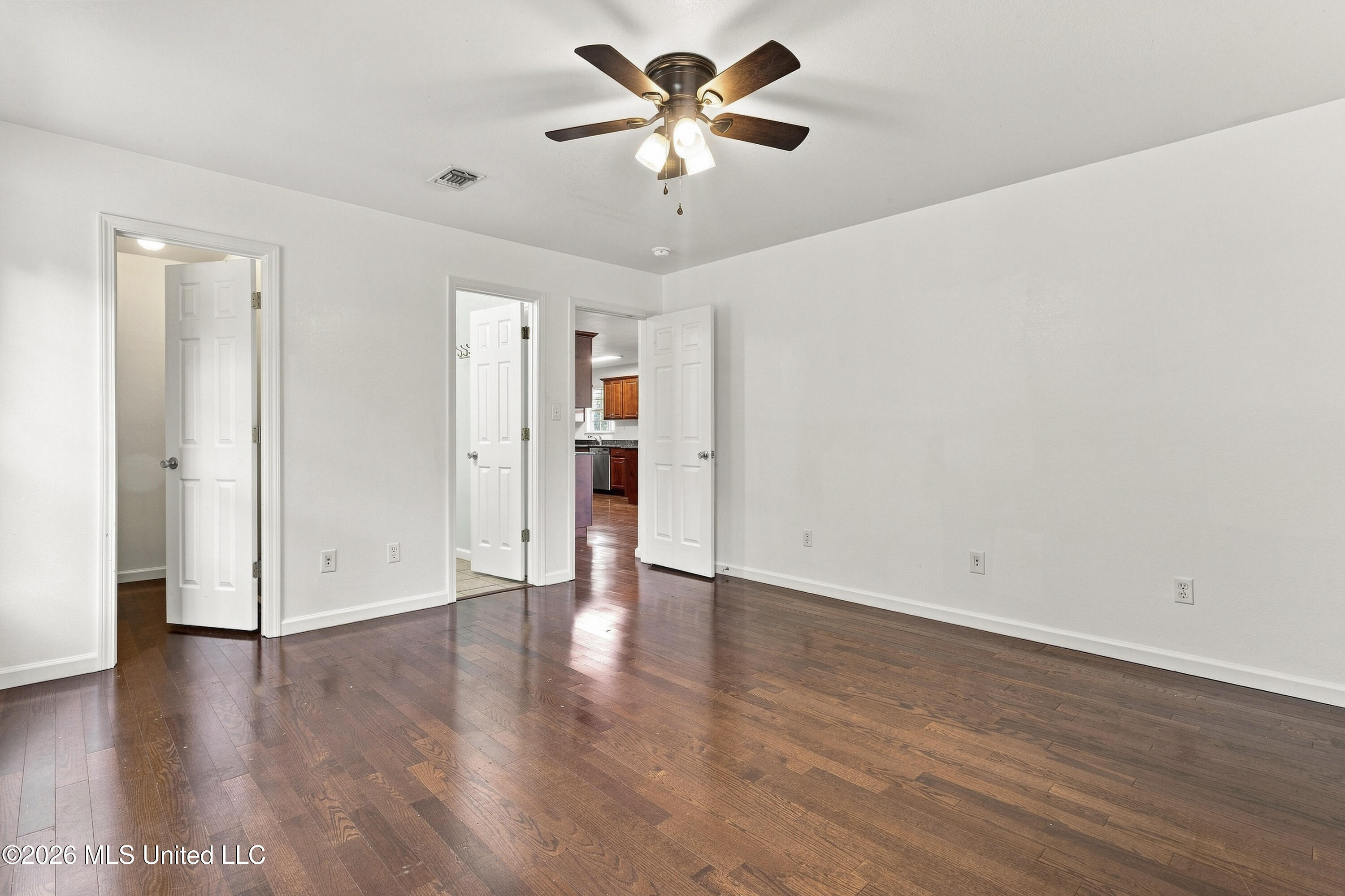 2119 E Simmons Bayou Drive