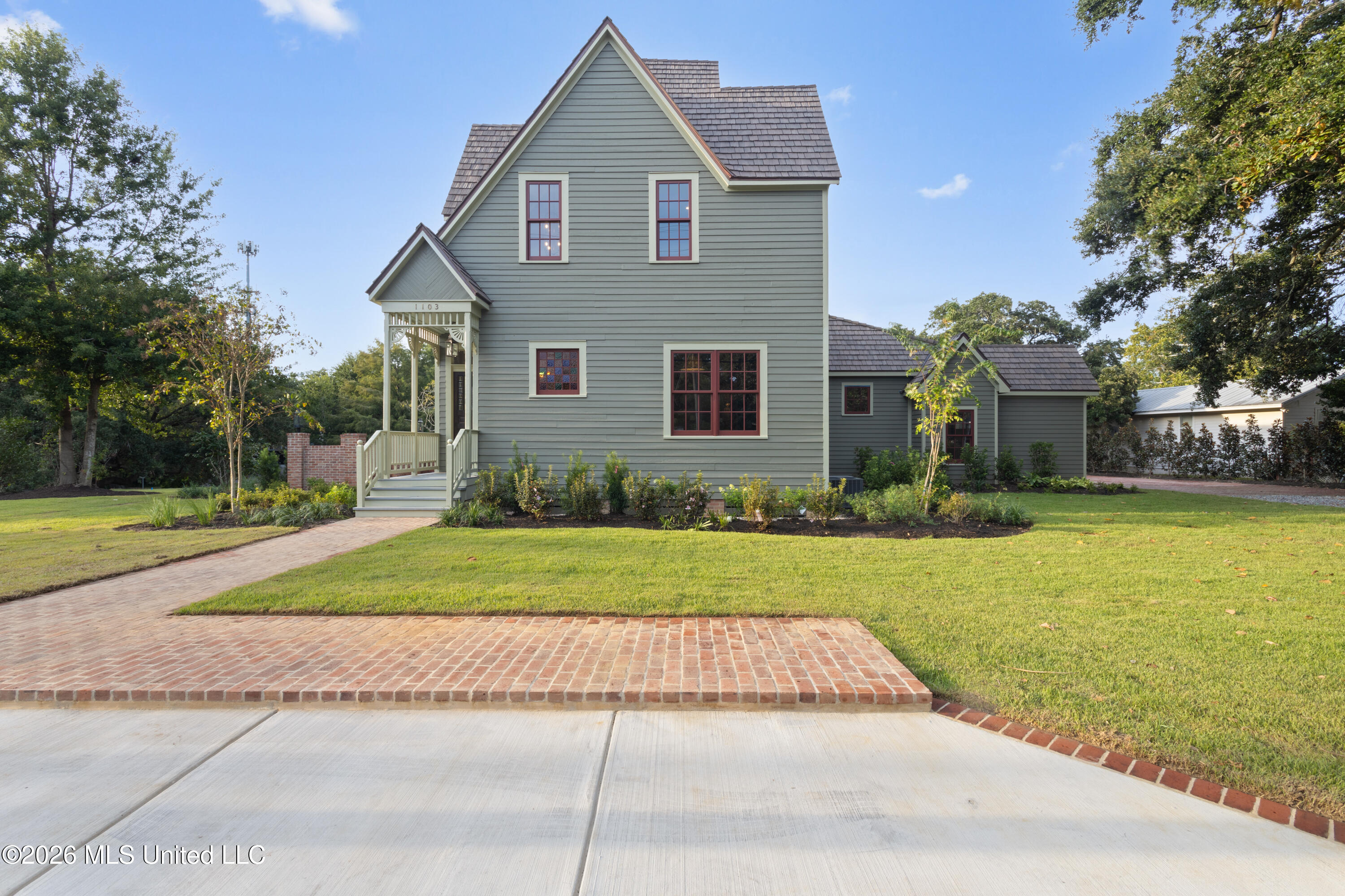 1103 Calhoun Avenue