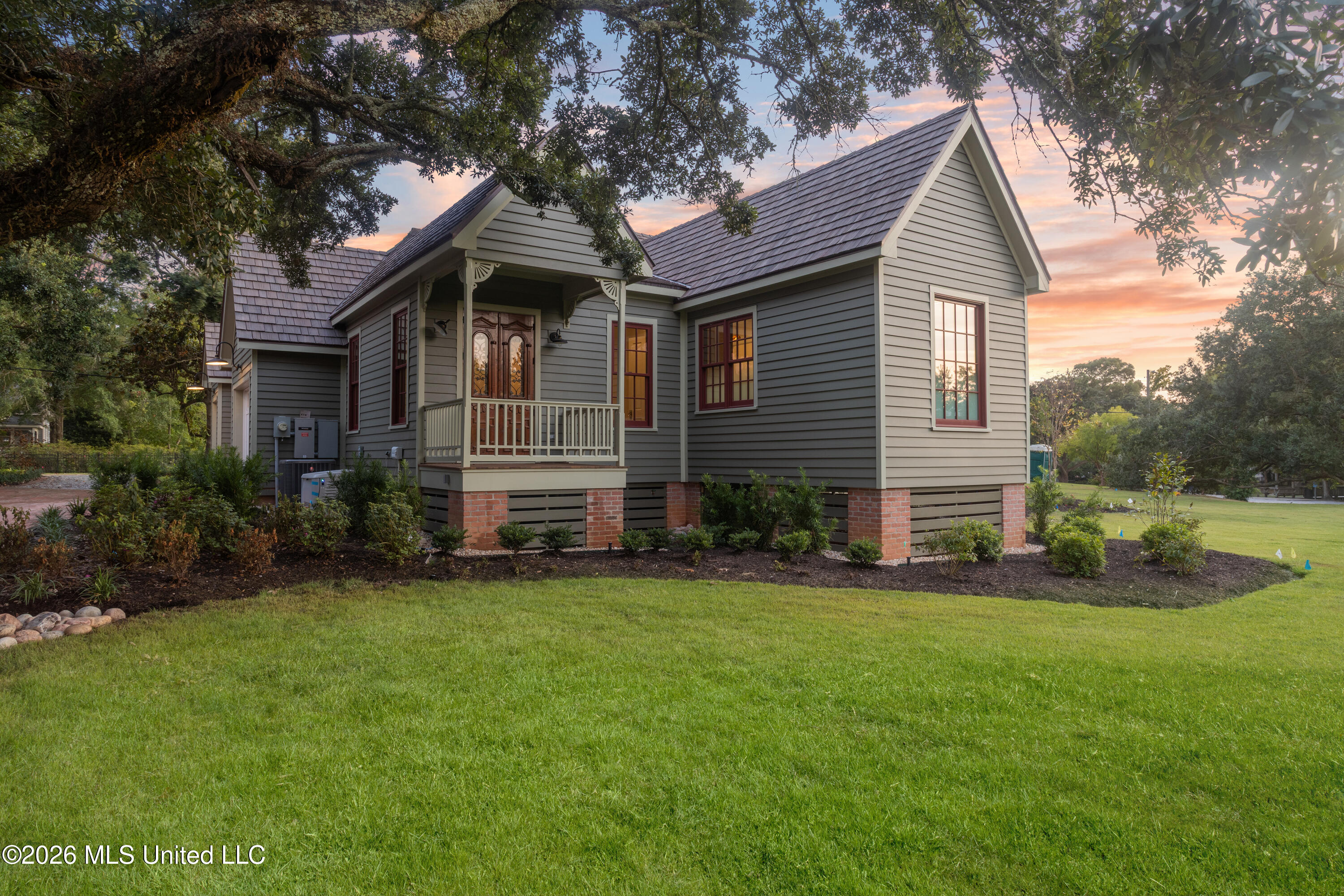 1103 Calhoun Avenue