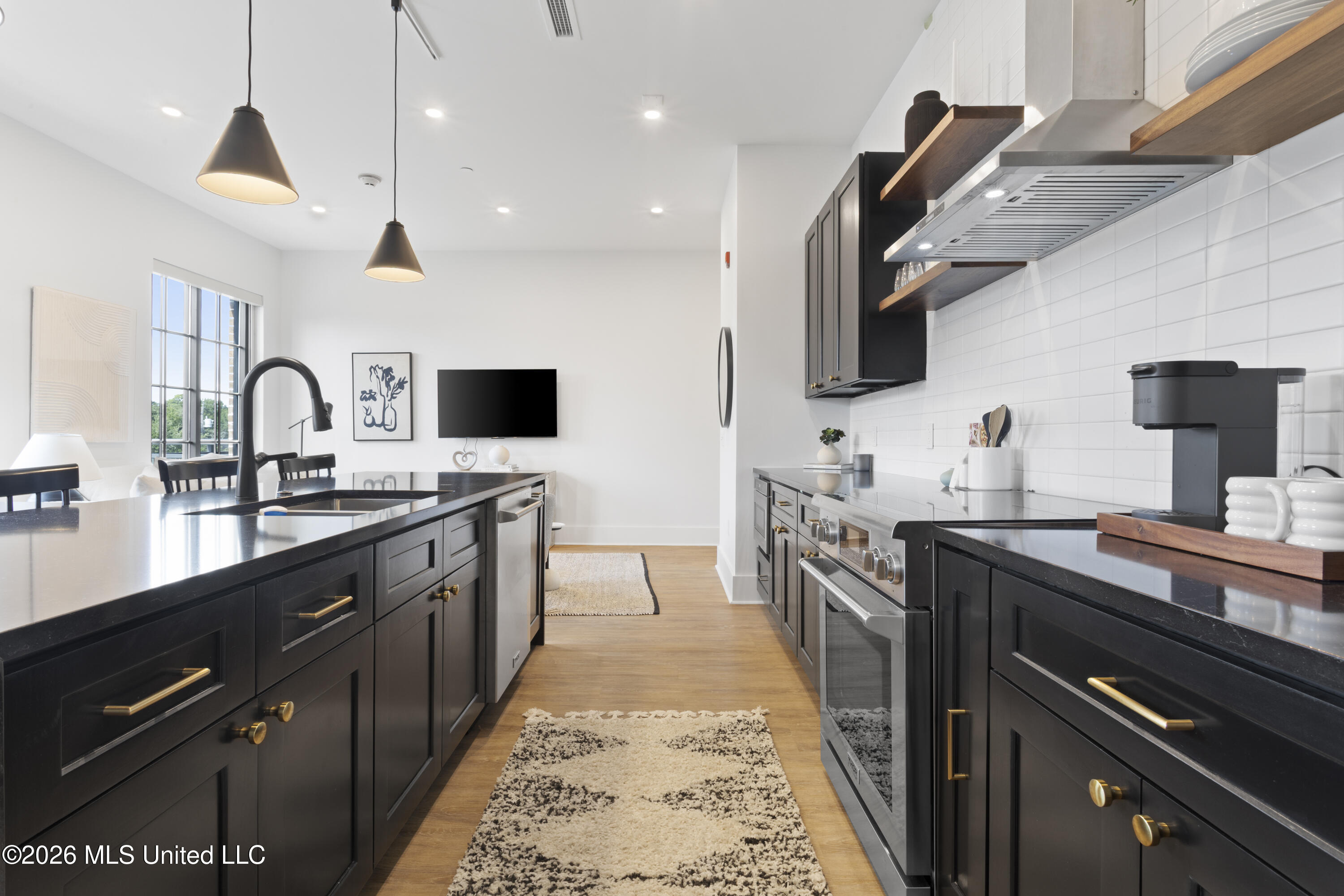 1515 Government Street, B202