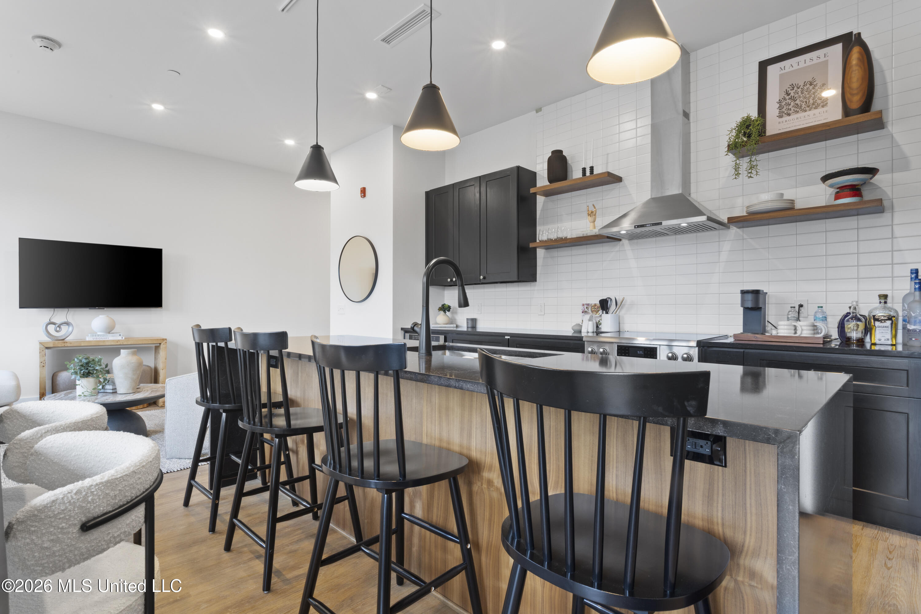 1515 Government Street, B202