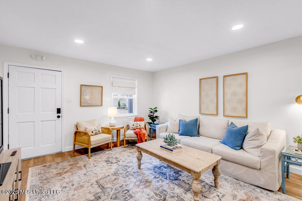 114 Ethel Circle, 7