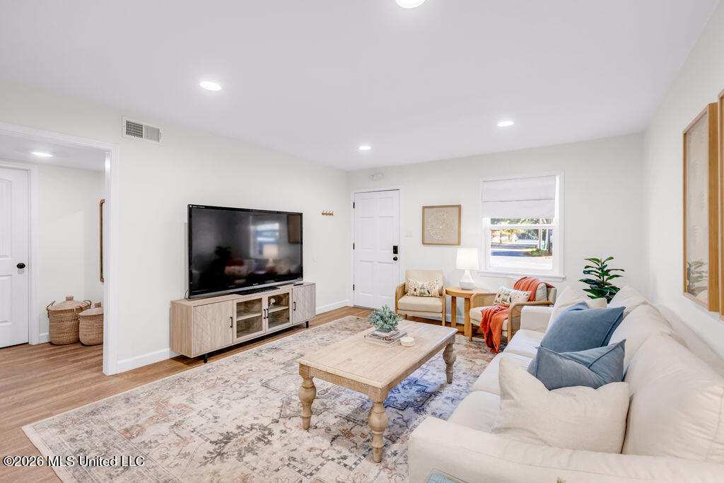 114 Ethel Circle, 7