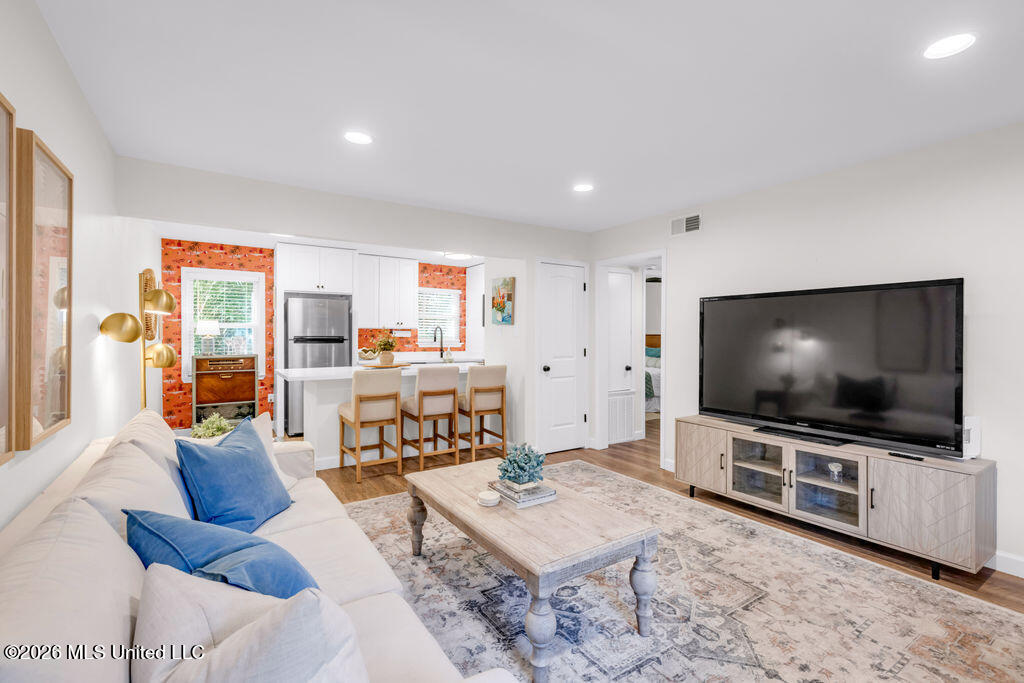 114 Ethel Circle, 7