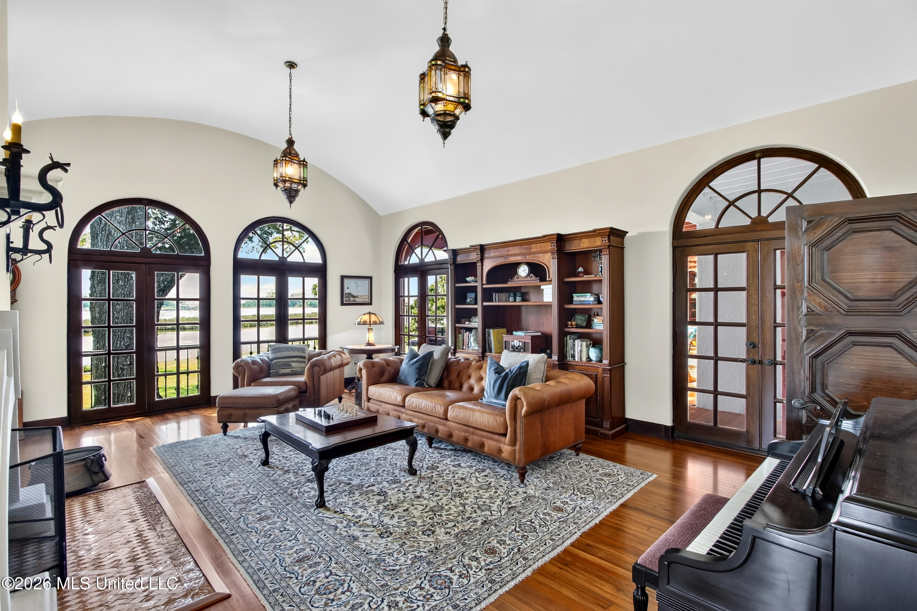 13801 Arbor Circle