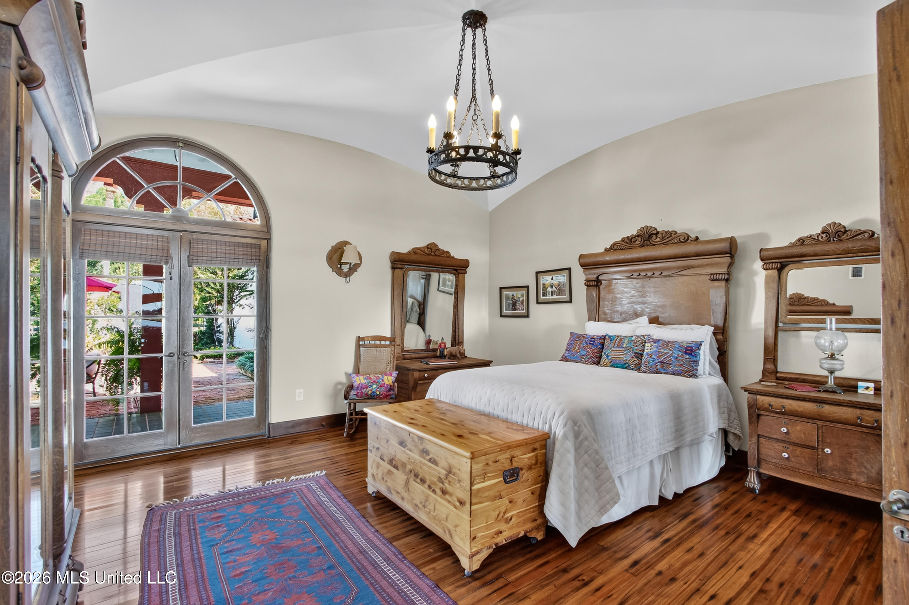 13801 Arbor Circle