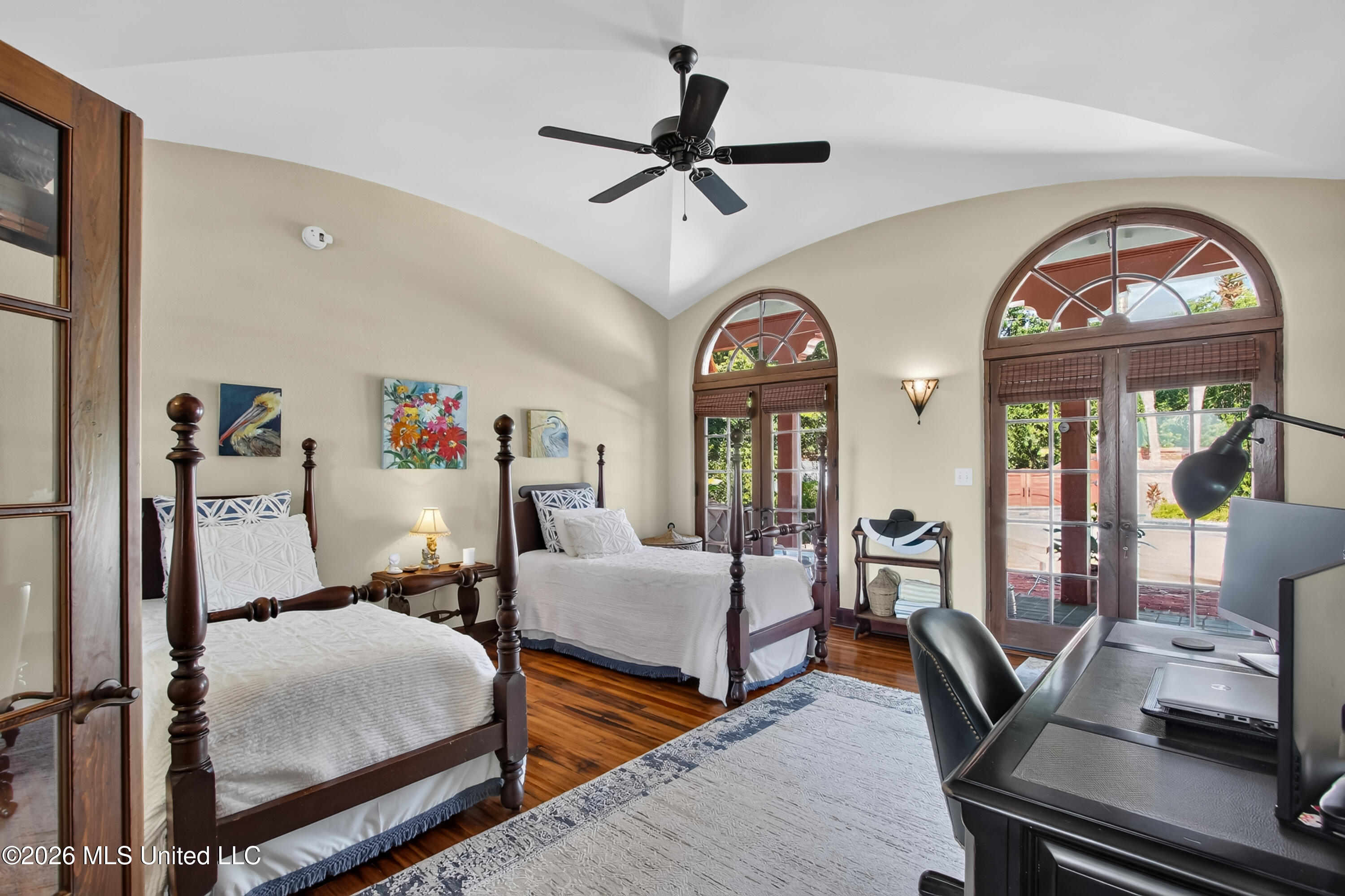13801 Arbor Circle