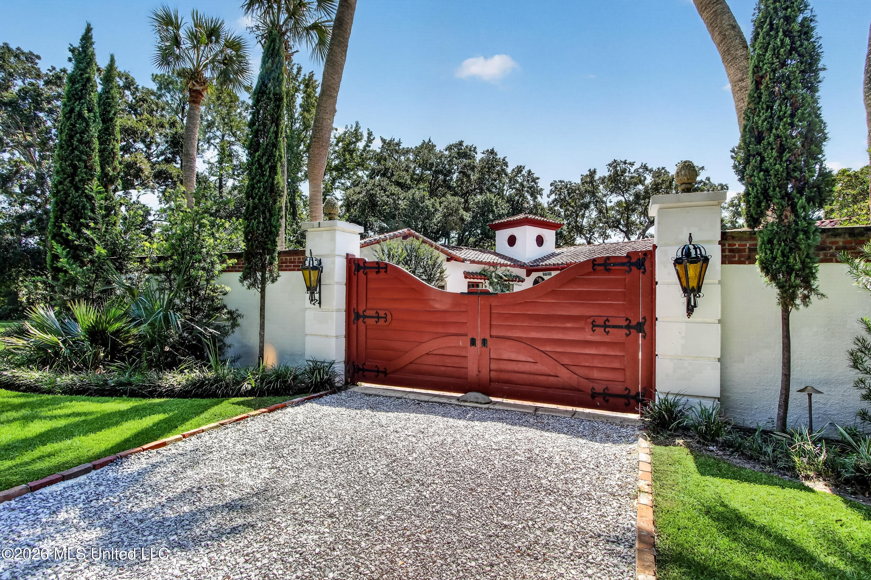 13801 Arbor Circle