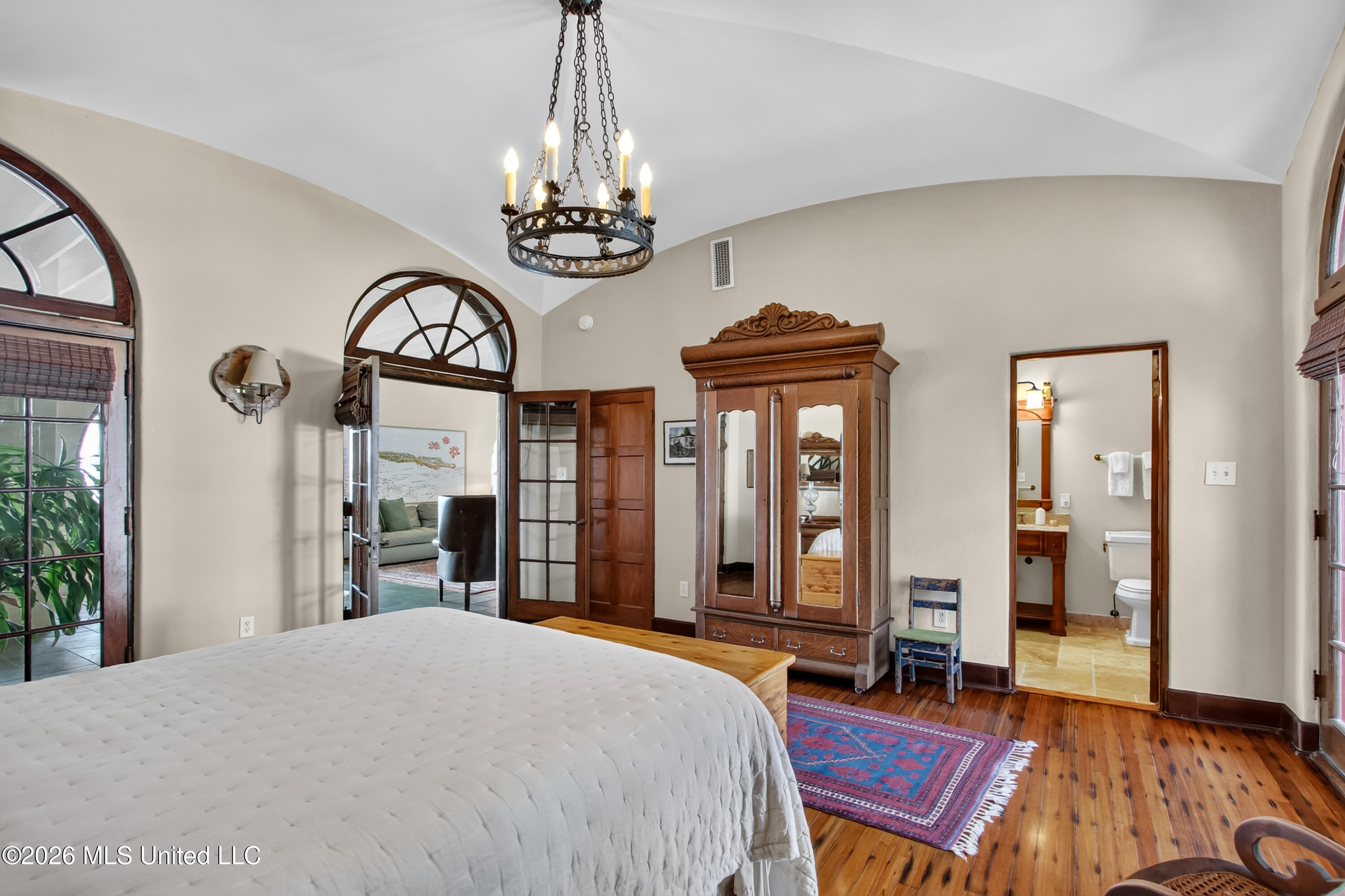 13801 Arbor Circle