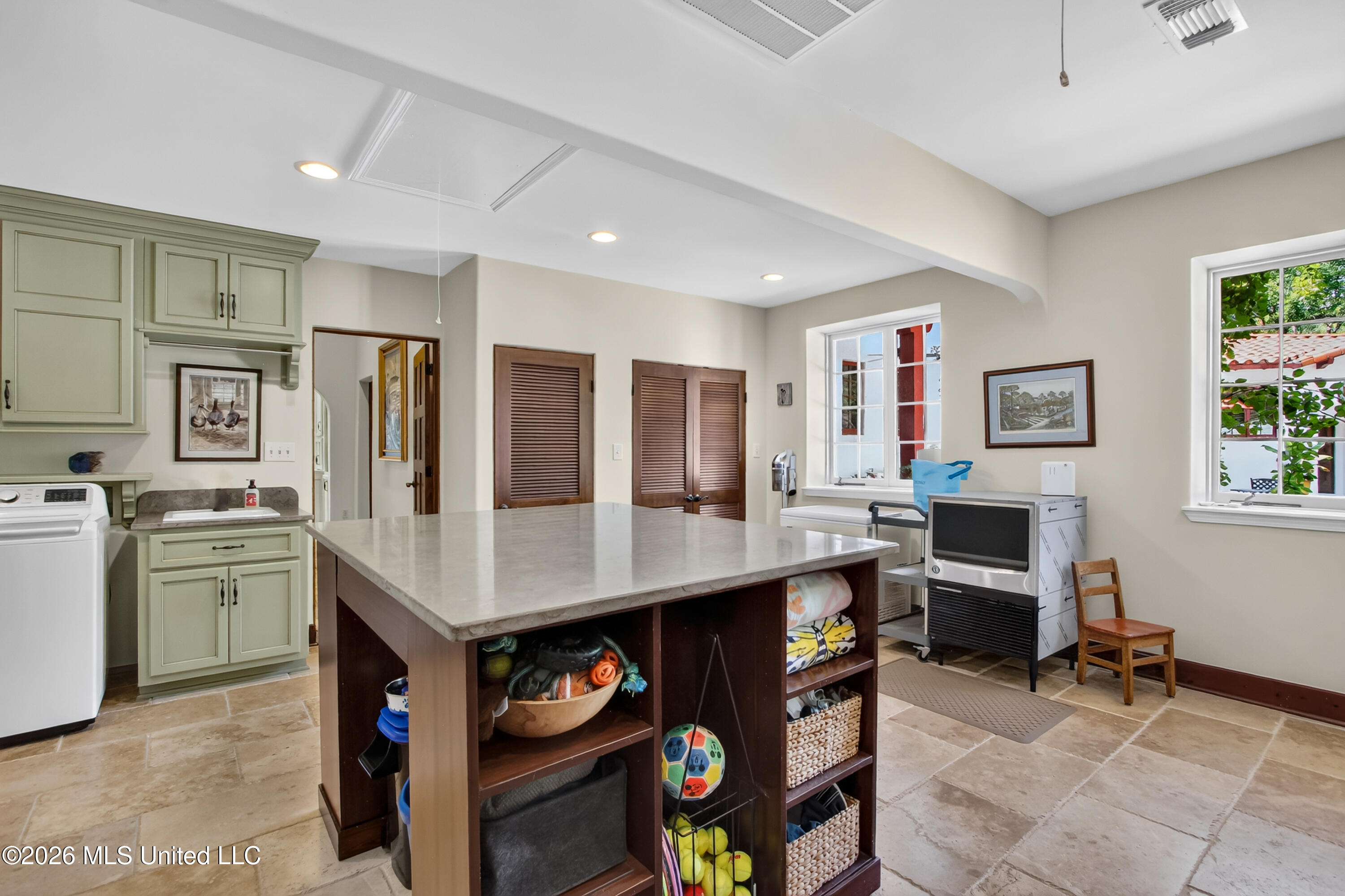 13801 Arbor Circle