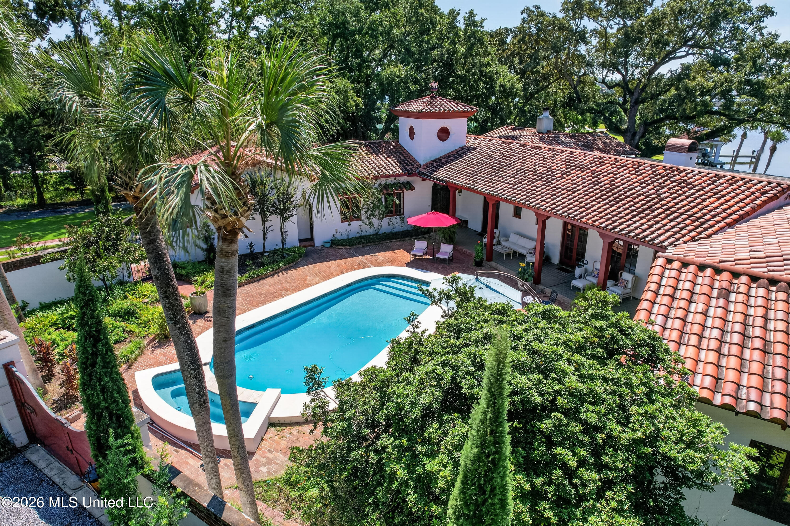 13801 Arbor Circle