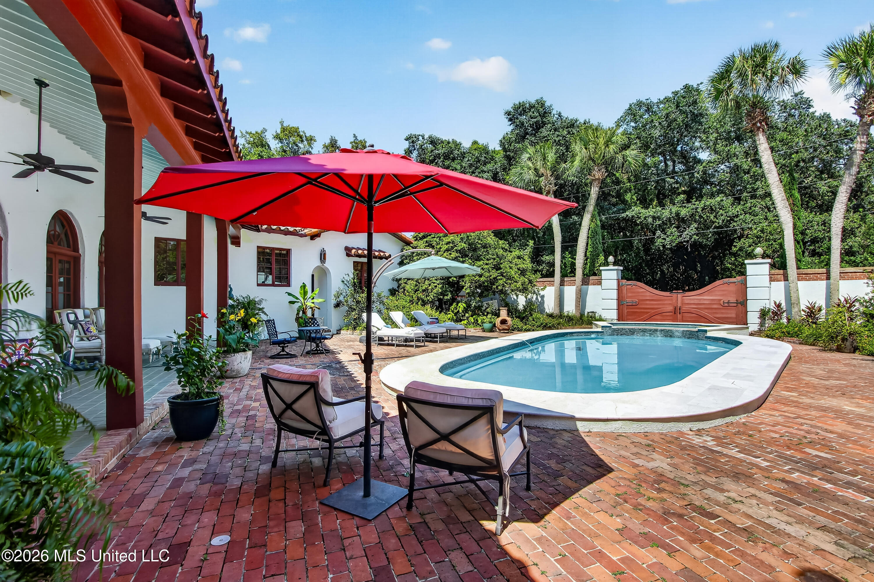 13801 Arbor Circle