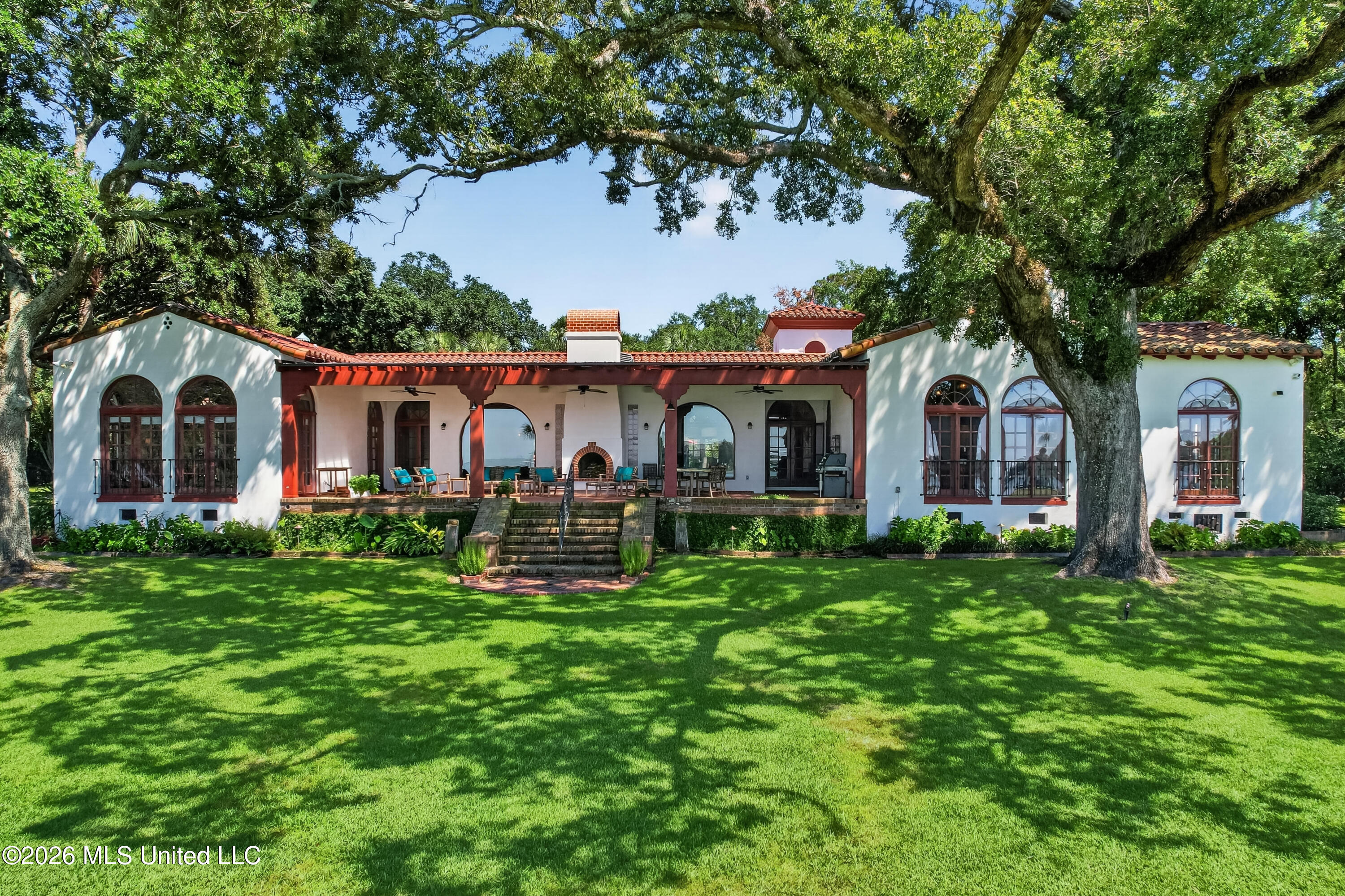 13801 Arbor Circle