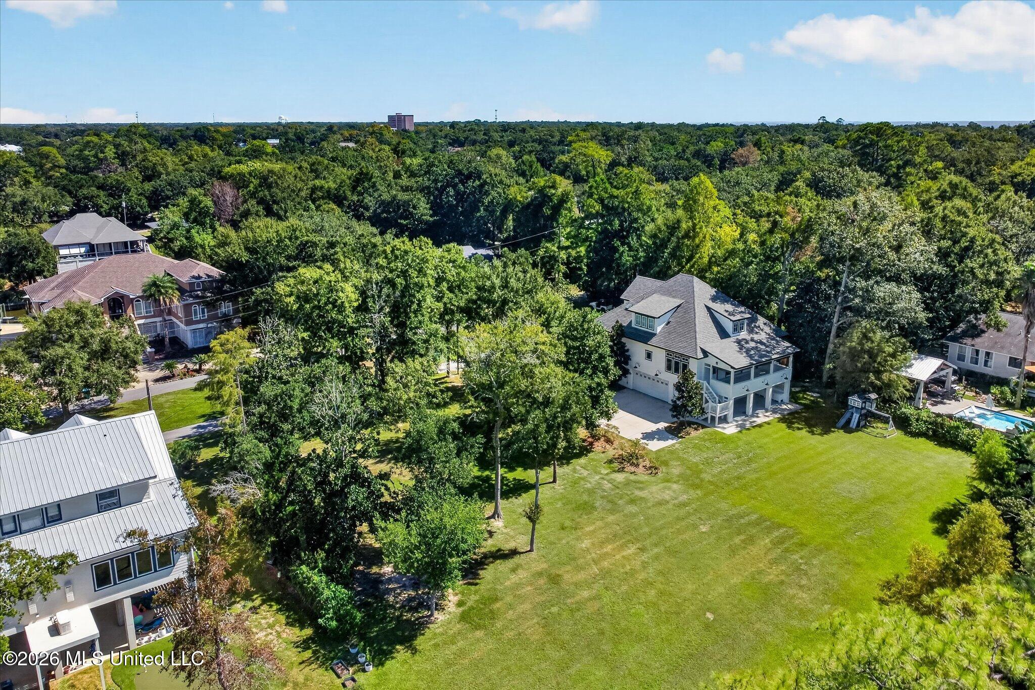 1305 Fort Street
