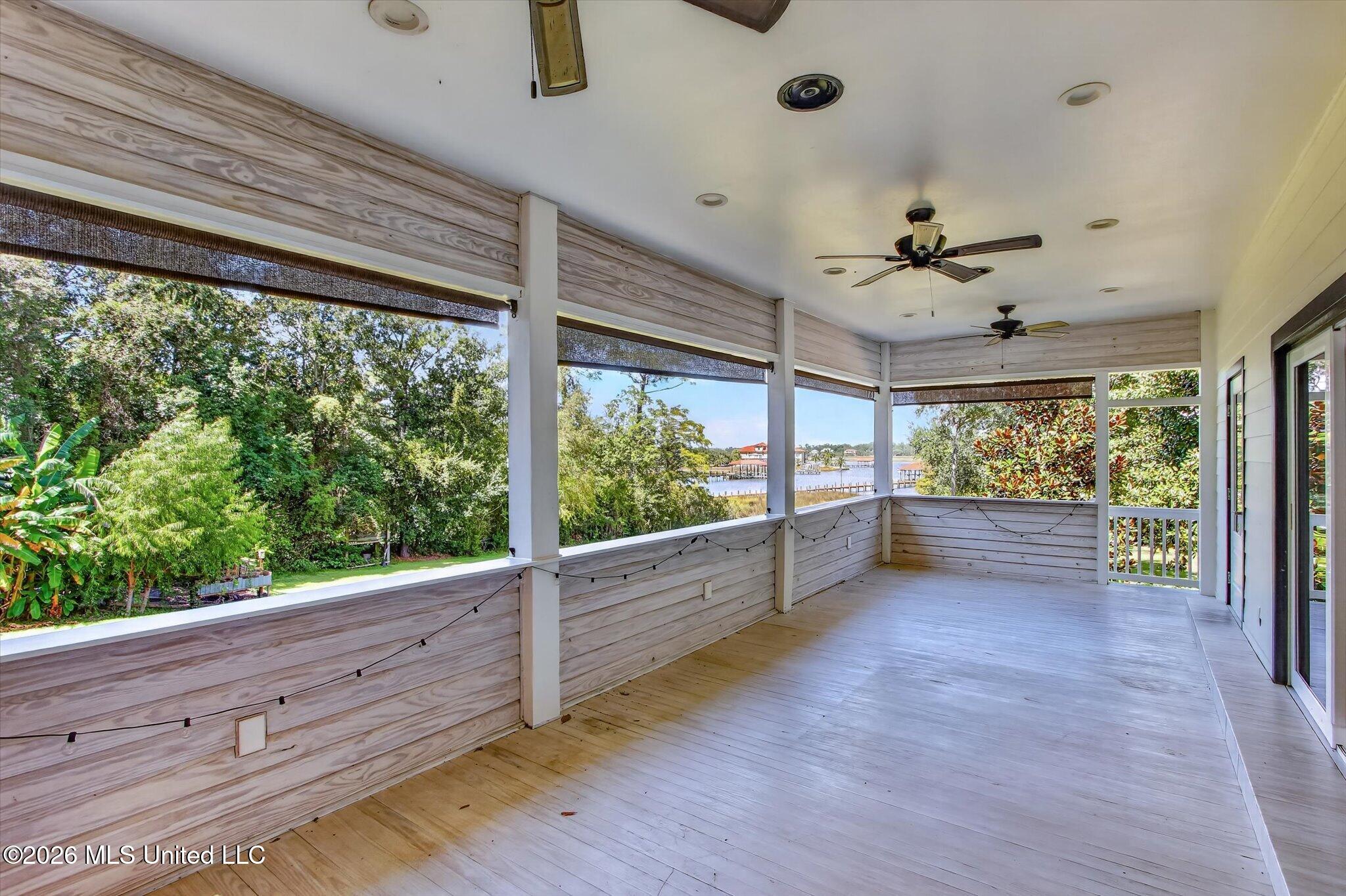 1305 Fort Street