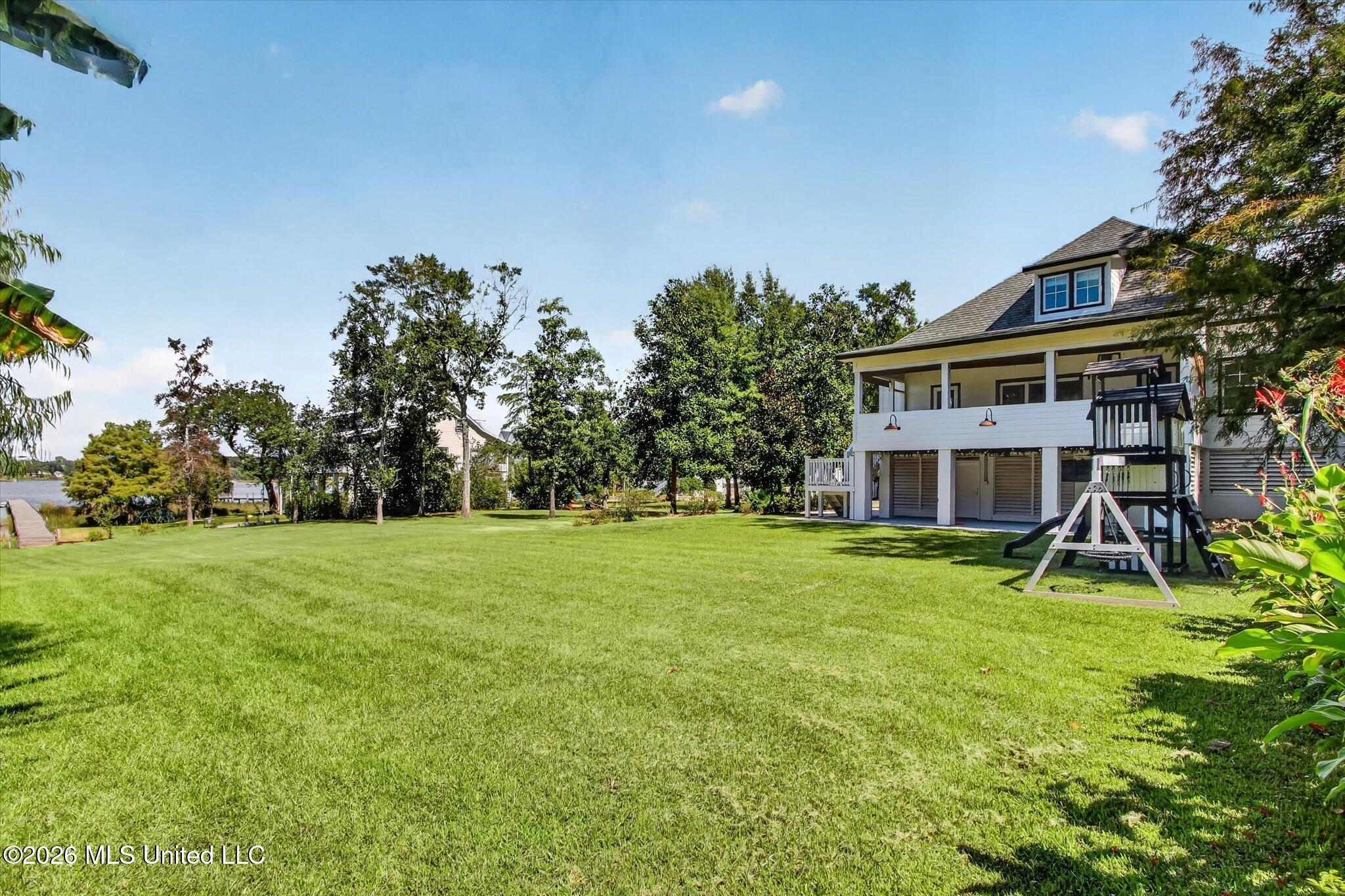 1305 Fort Street