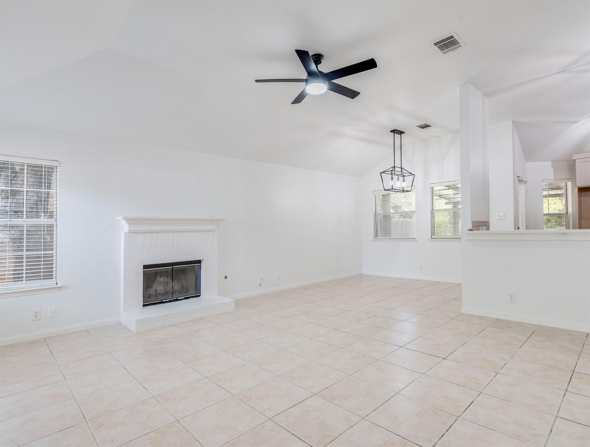 2110 Willow WAY