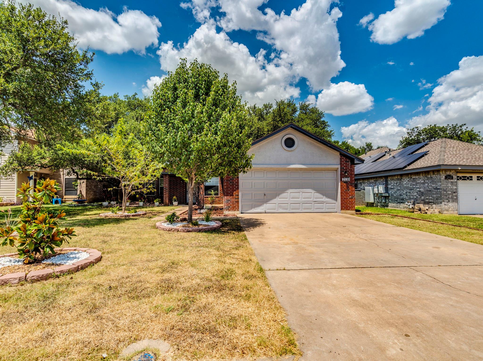 2110 Willow WAY
