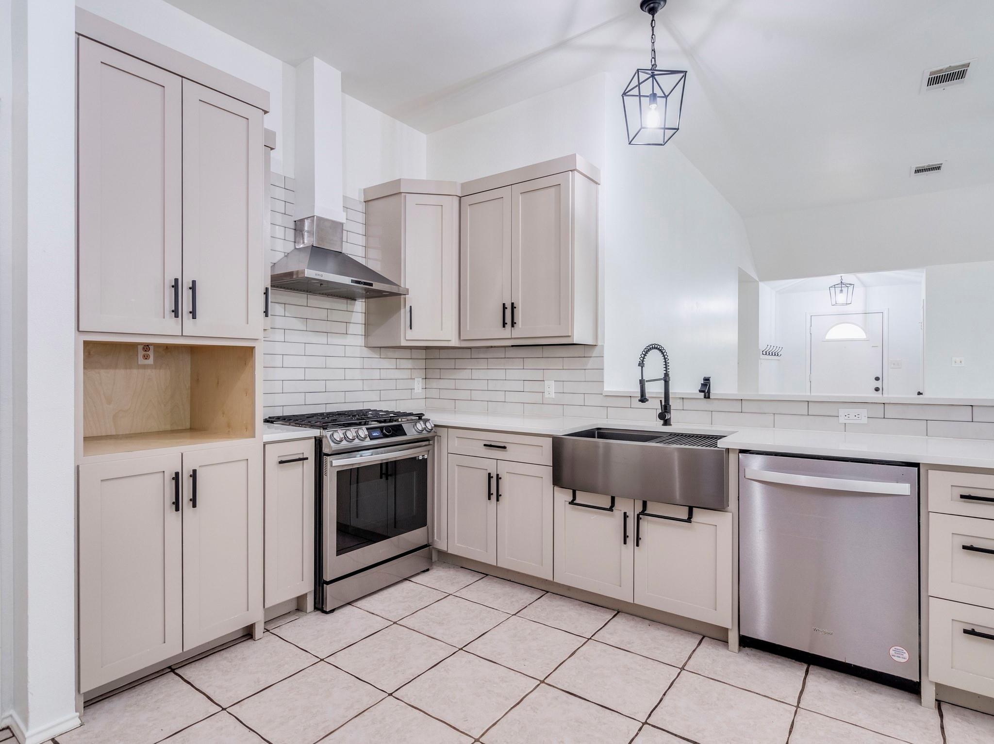 2110 Willow WAY