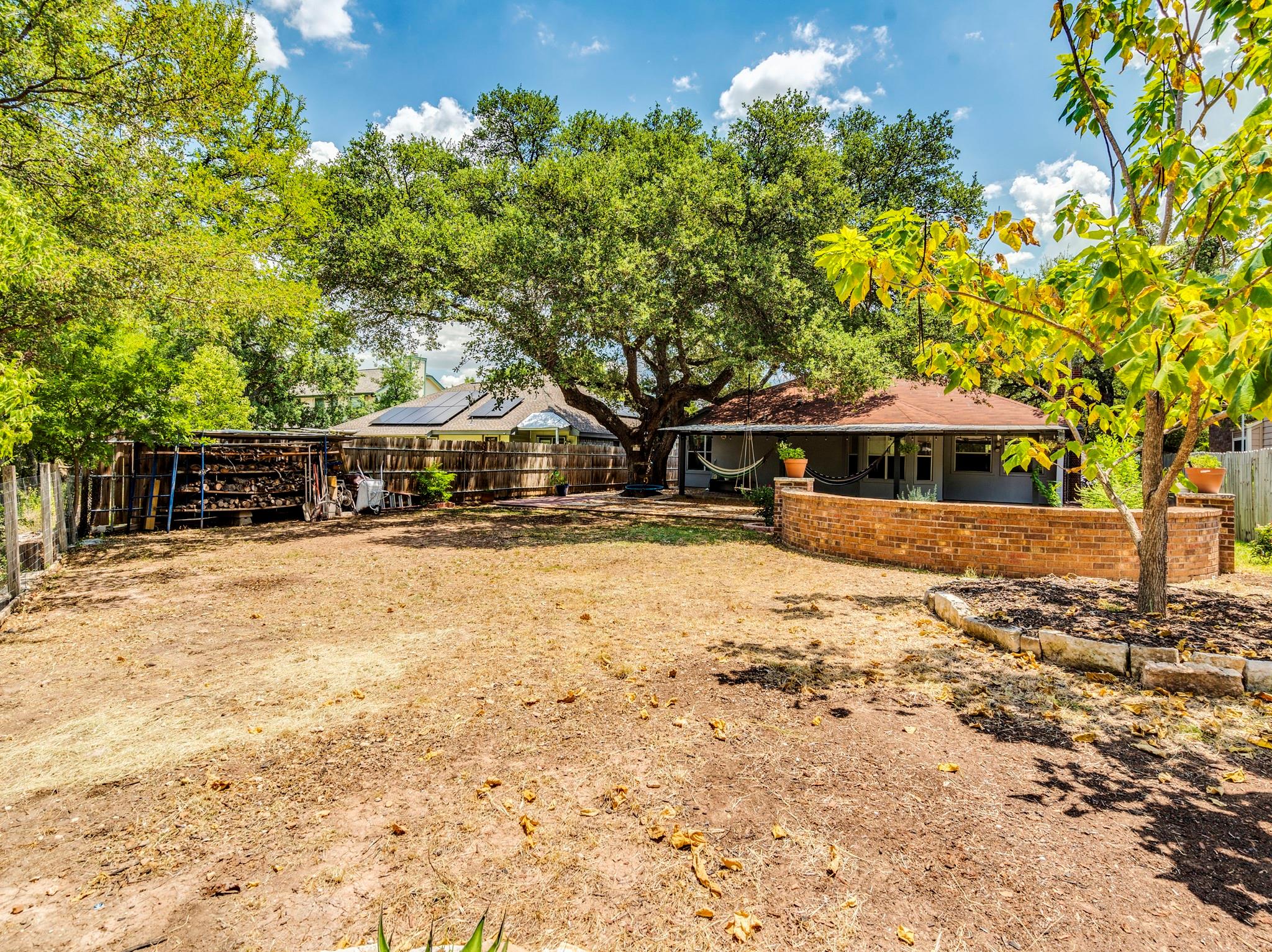 2110 Willow WAY