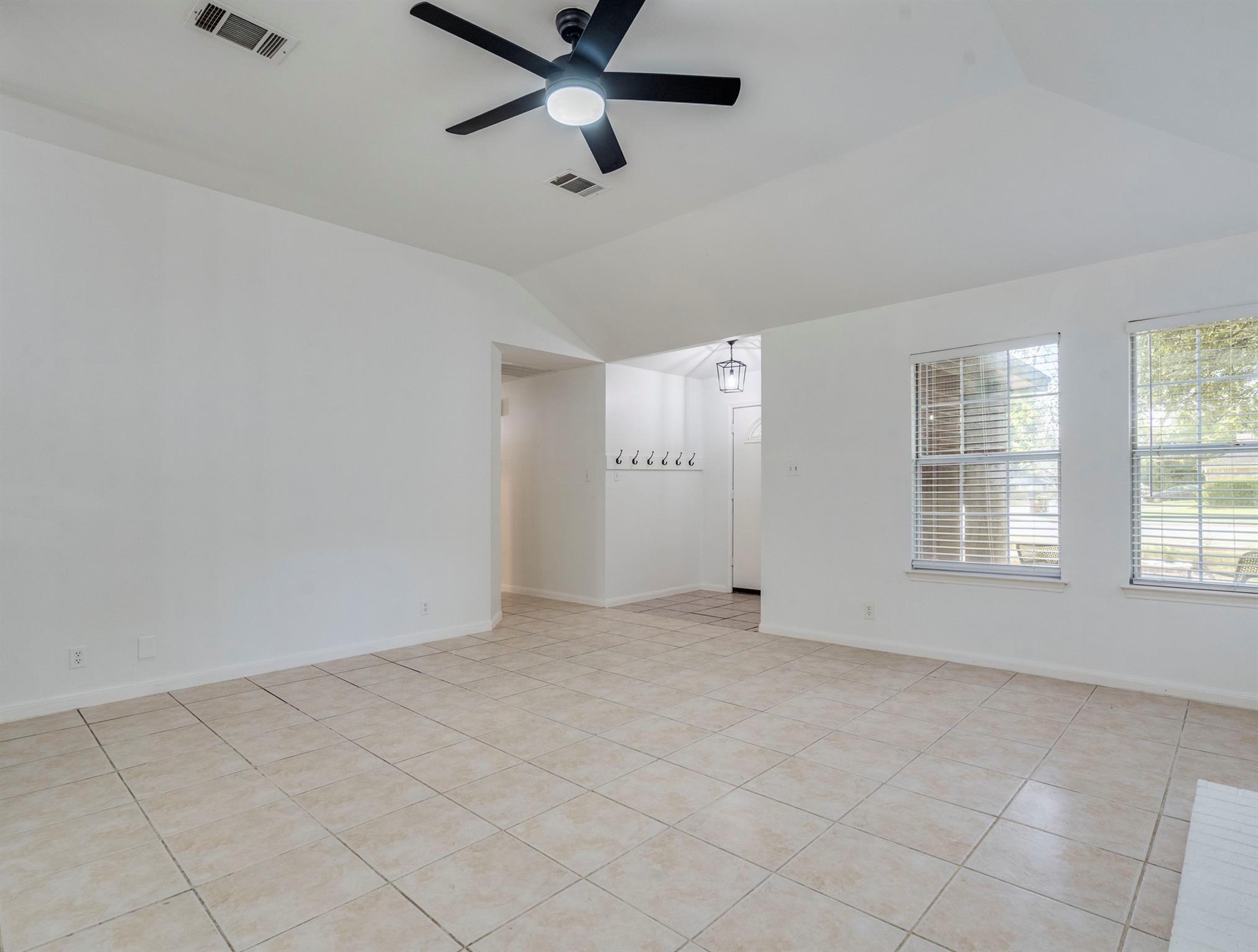 2110 Willow WAY