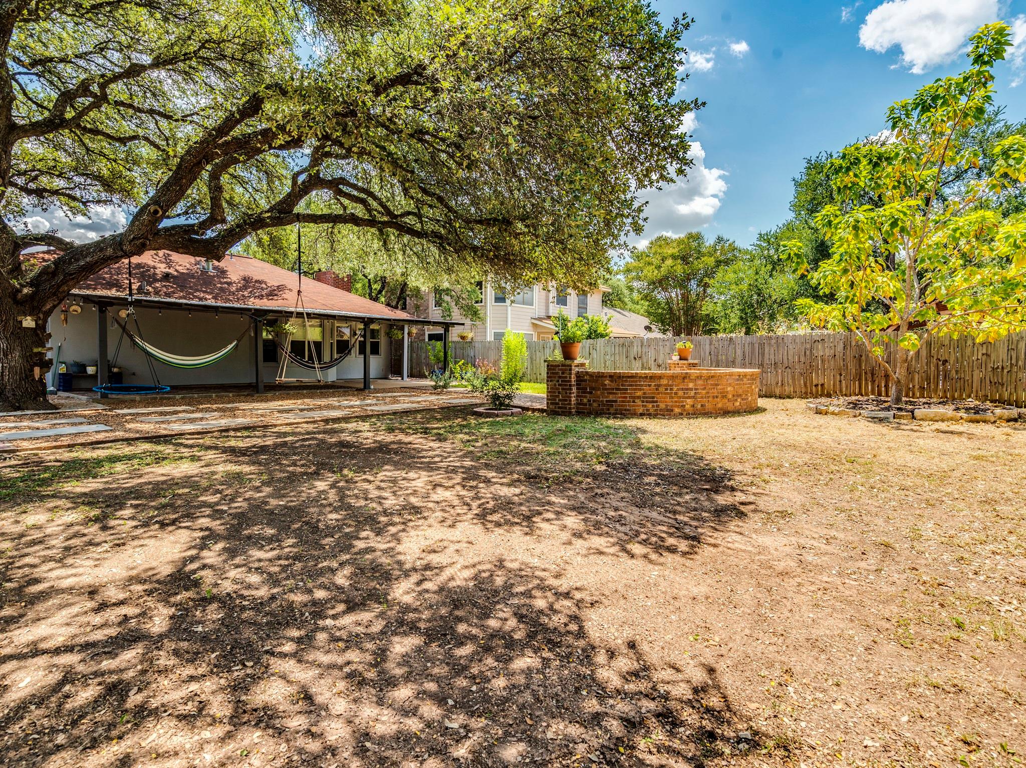 2110 Willow WAY