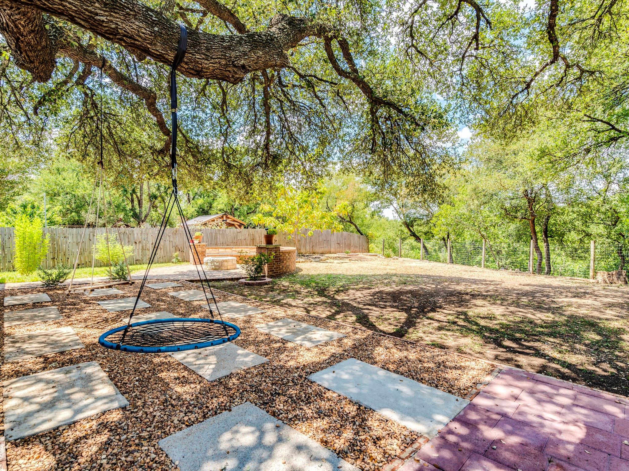 2110 Willow WAY
