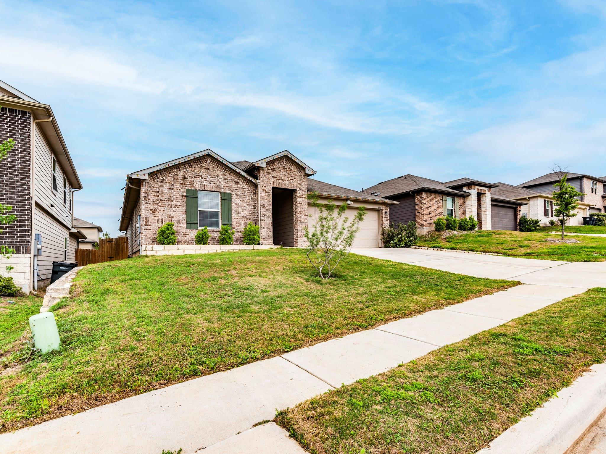 6100 Brampton LN